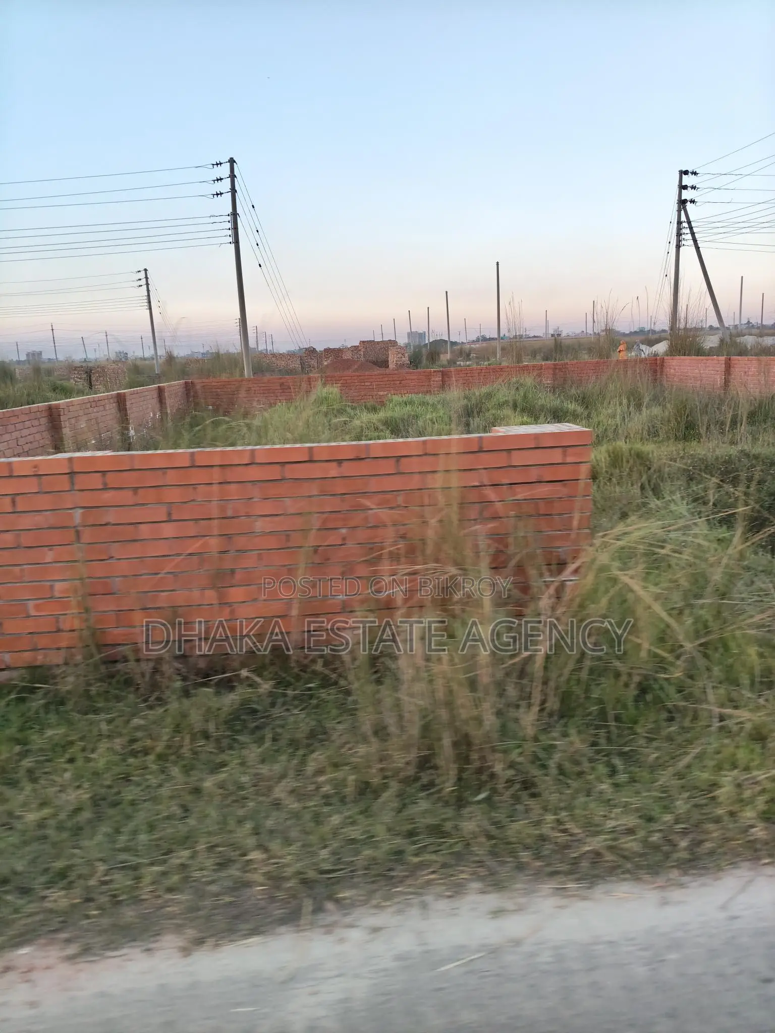 Urgent Block M, 4 Katha North Facing Plot for Sale in Basundhara