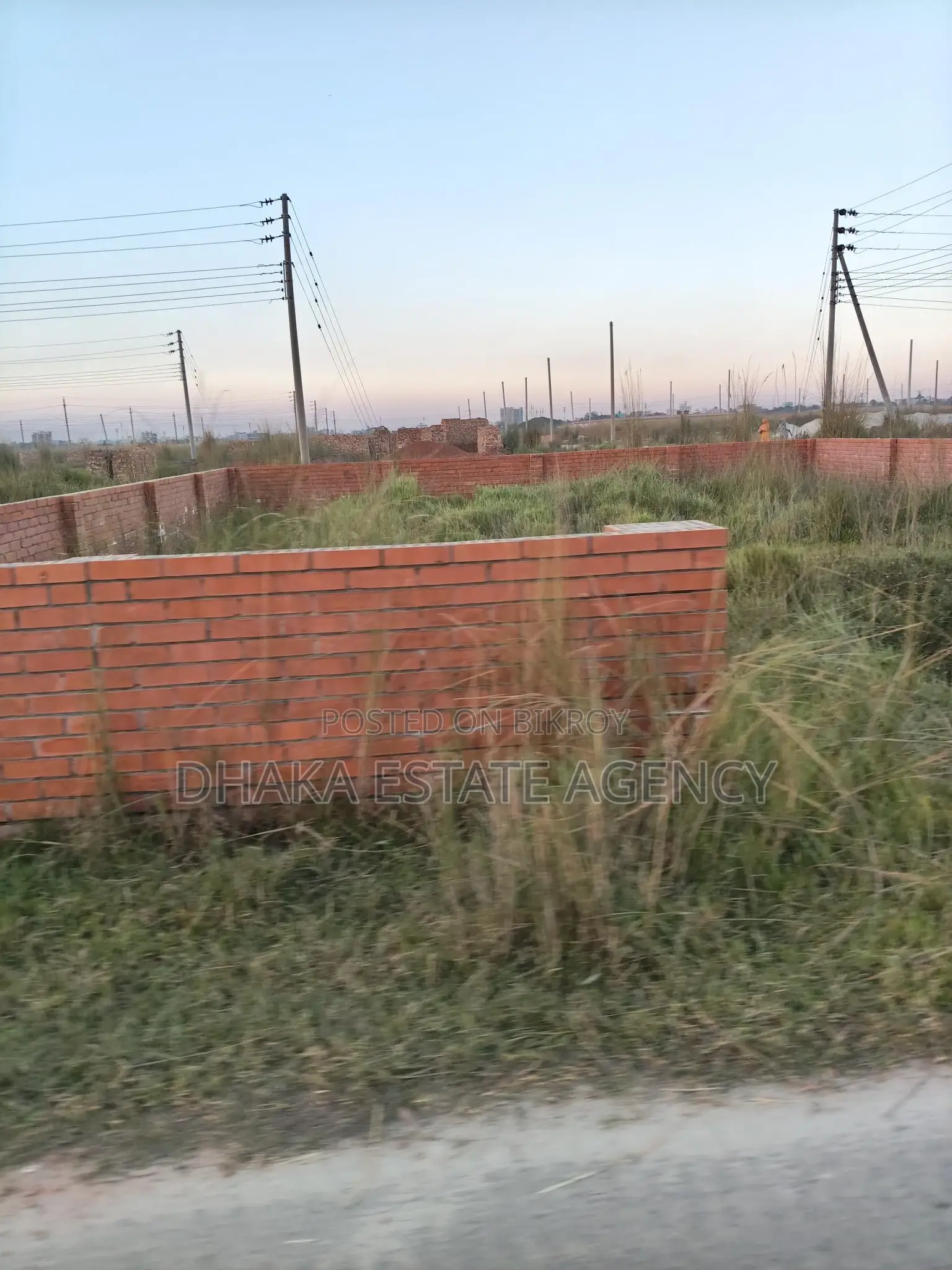 Urgent Block M, 4 Katha North Facing Plot for Sale in Basundhara