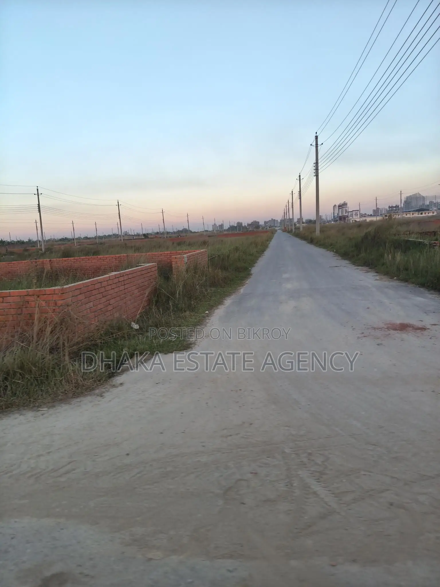 Urgent Block M, 4 Katha North Facing Plot for Sale in Basundhara