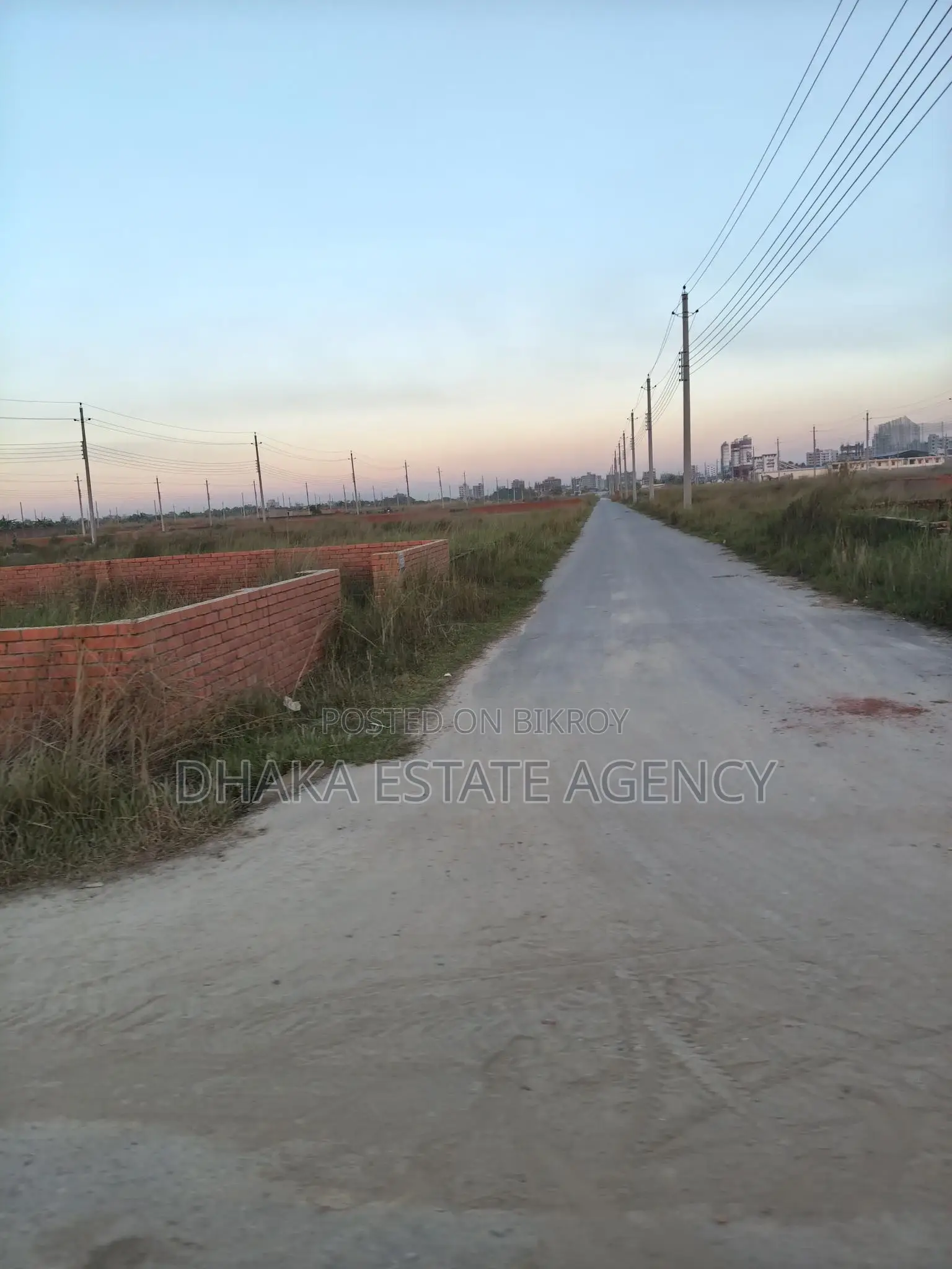 Urgent Block M, 4 Katha North Facing Plot for Sale in Basundhara