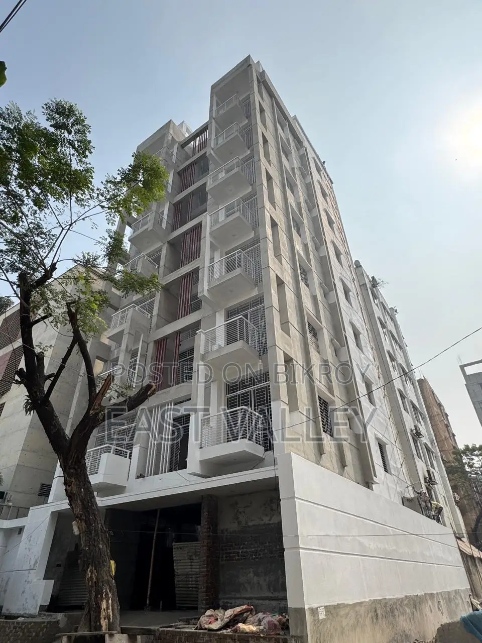 1500 Sqft Almost Ready Flat For Sale In Bashundhara R/A in Basundhara