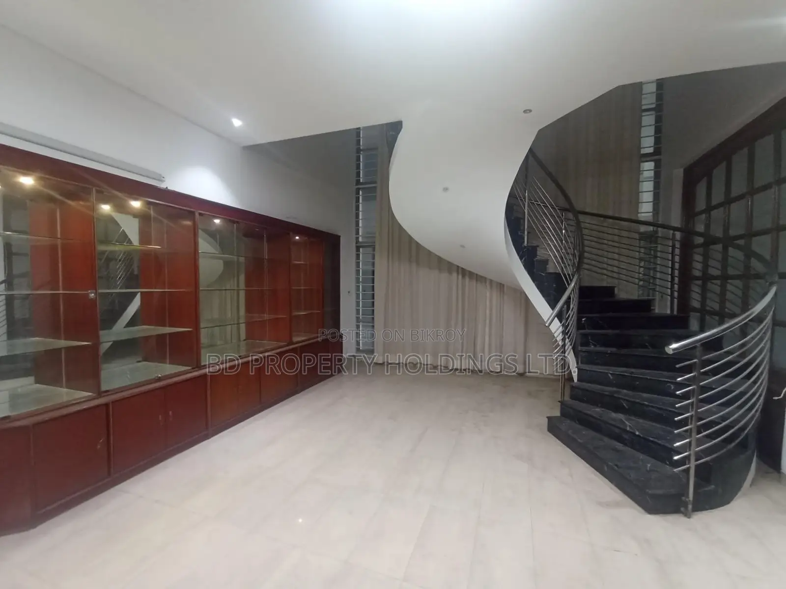 20-Bedroom House for Rent in Bashundhara in Basundhara