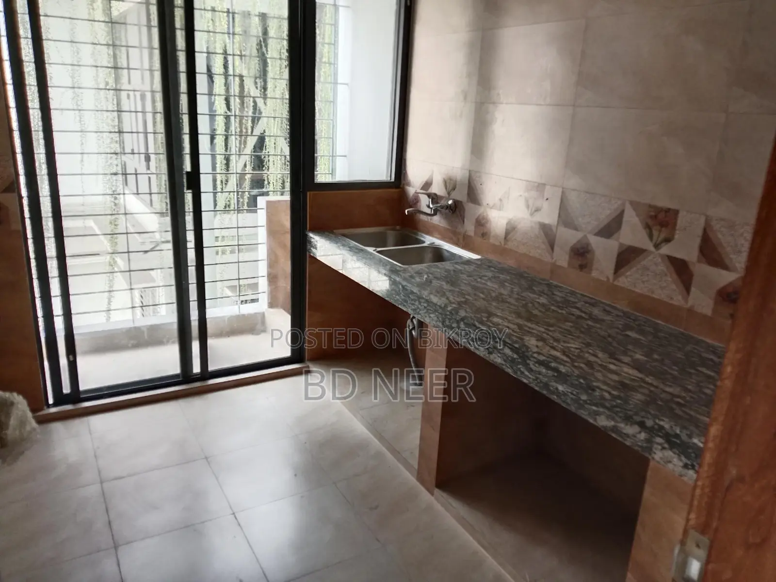 Brand New 1650 Sft Office Space Available In Banani North in Banani
