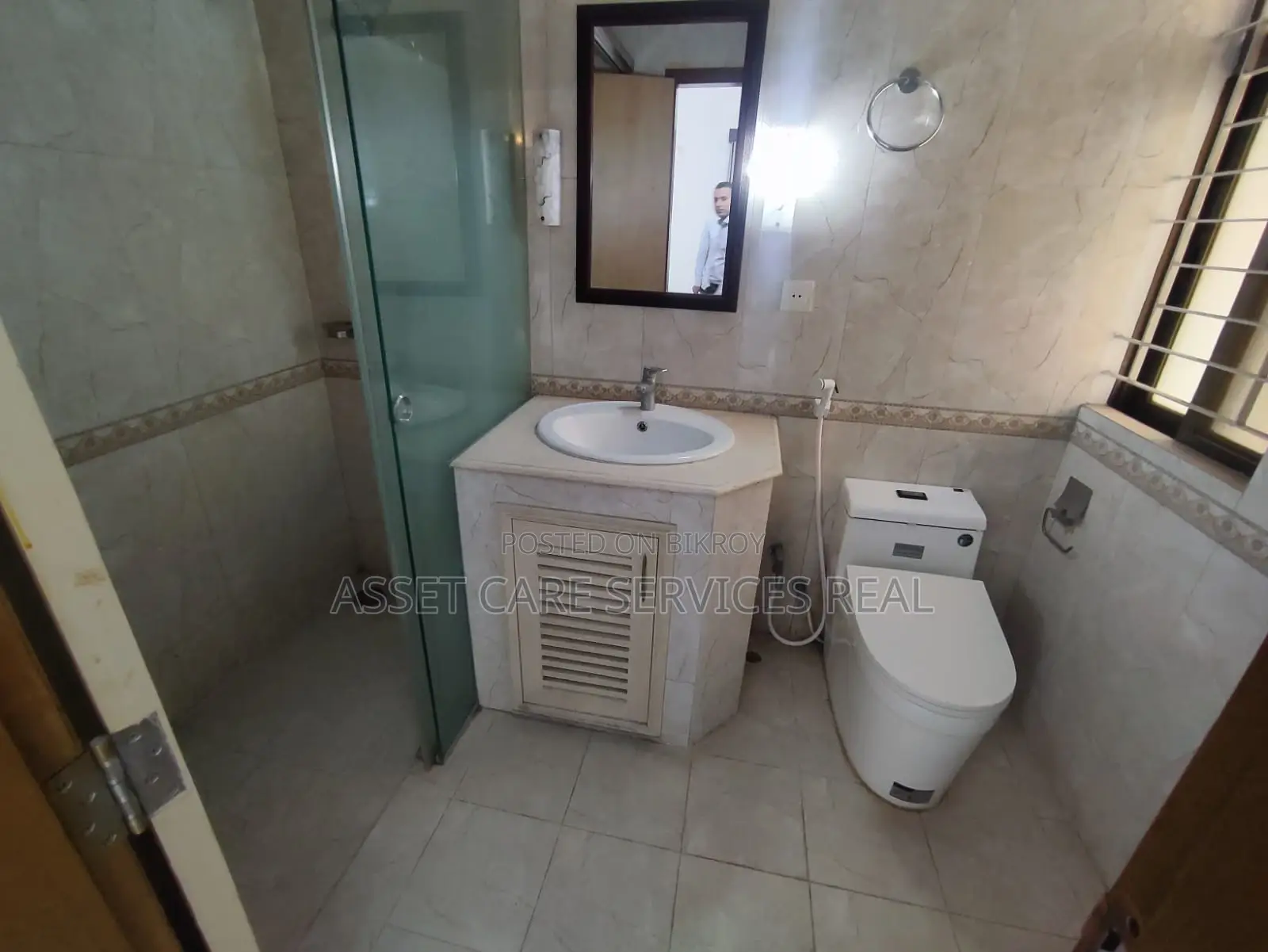 4-Bed Fully Furnished Beautiful Apartment For Rent In Gulshan in Gulshan