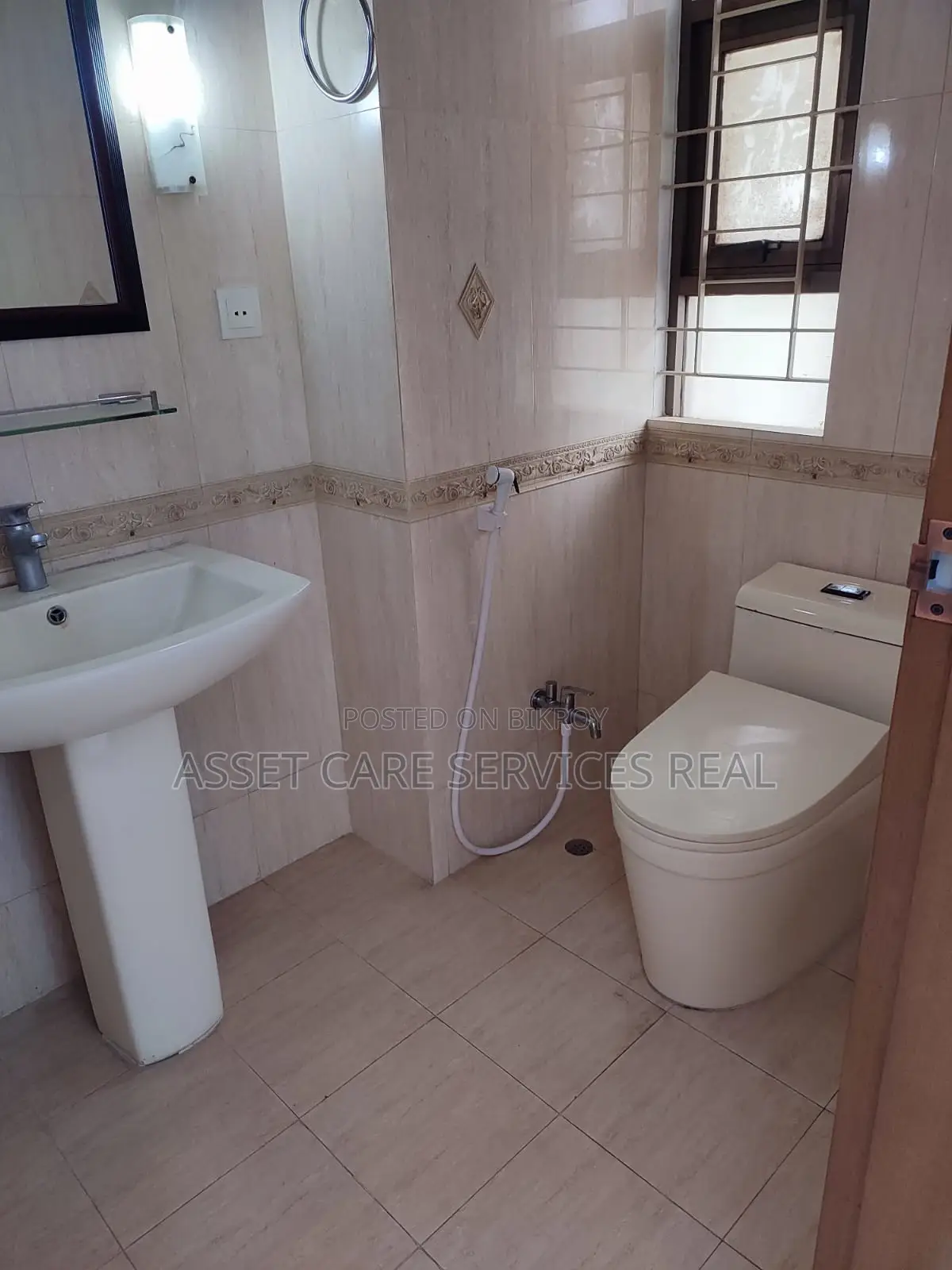 4-Bed Fully Furnished Beautiful Apartment For Rent In Gulshan in Gulshan