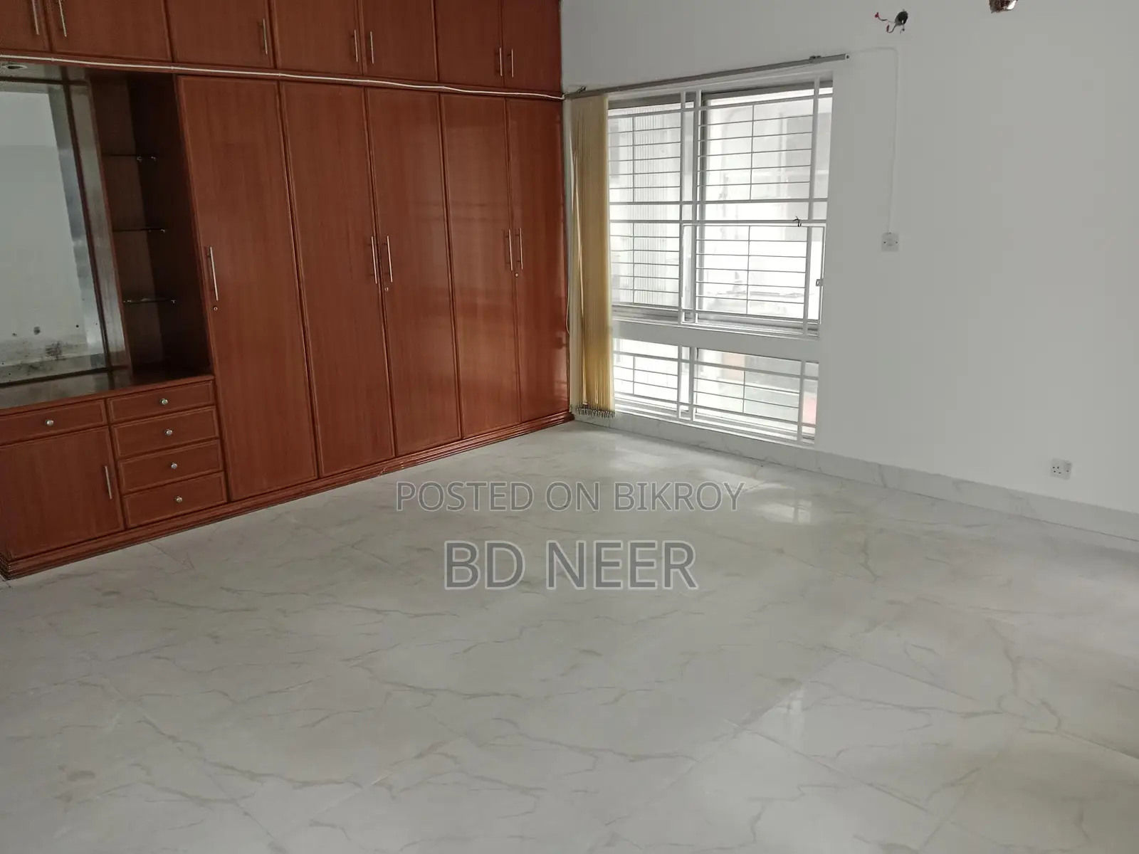 Resident building 5100 sft office space rent in Gulshan 2 in Gulshan