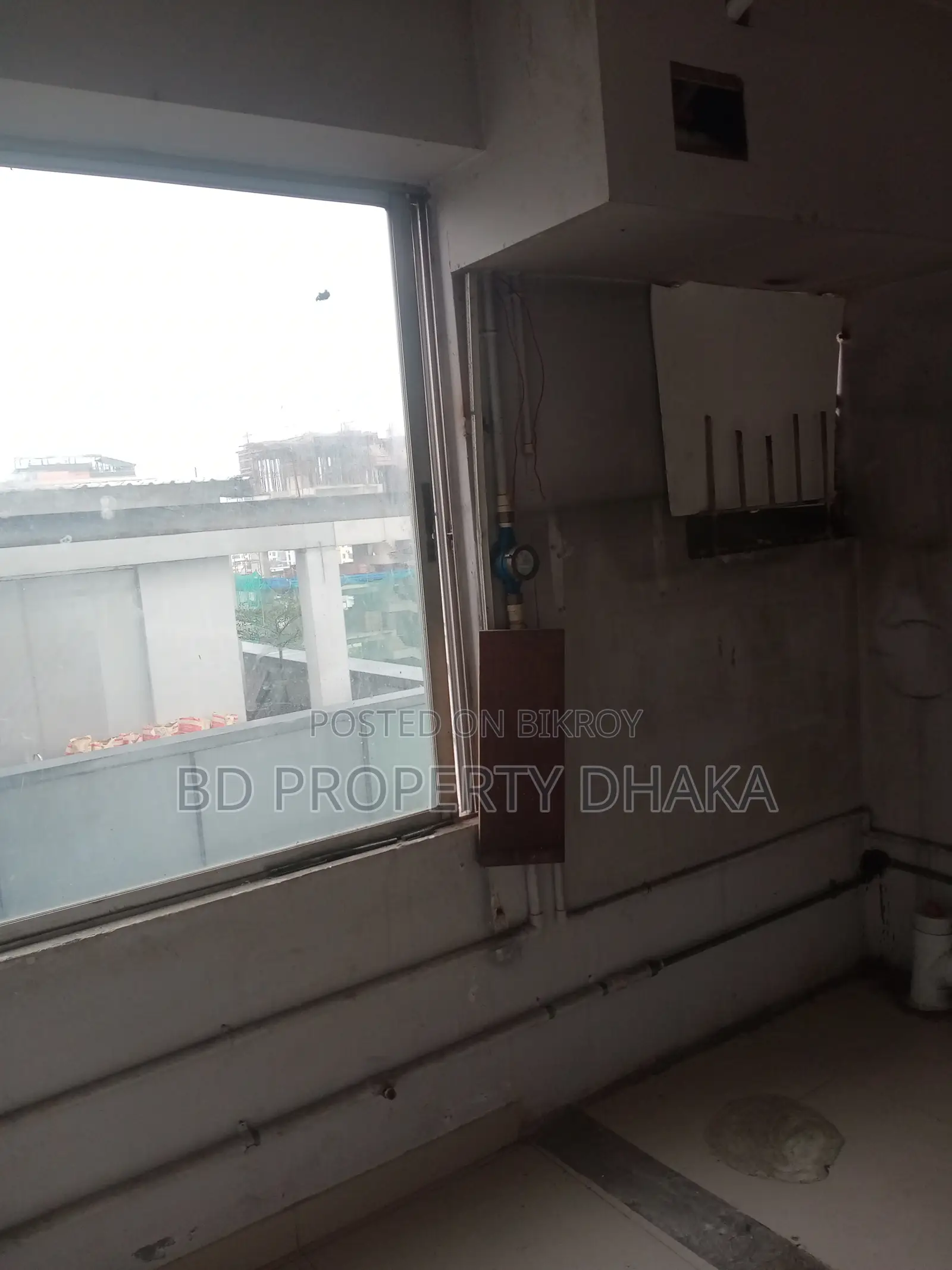 2800 sq ft Commercial Space with Decorations Available in Banani