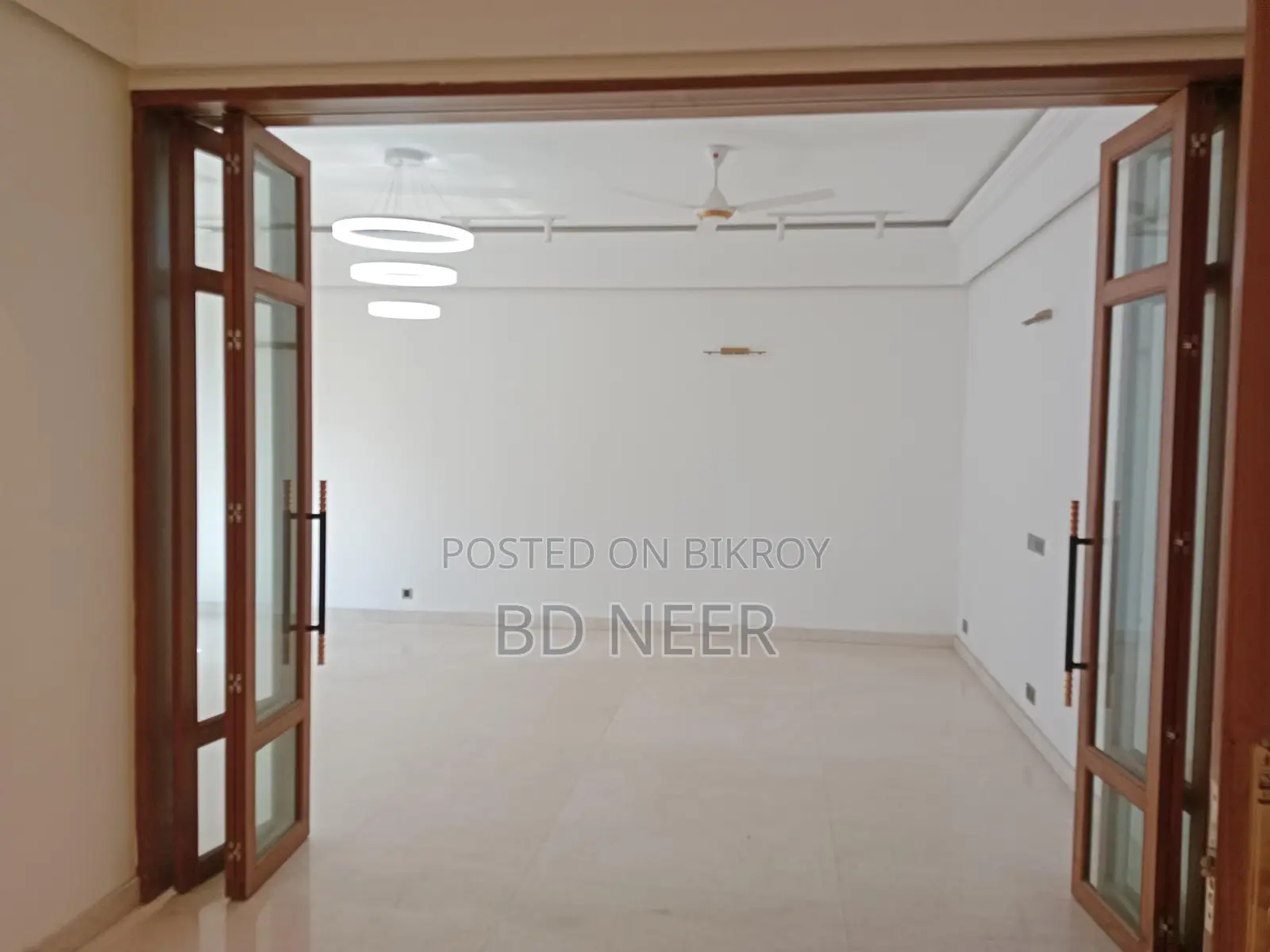 mordent Interior semi furnish 3 Bed room have Gym apt rent in Gulshan 1 in Gulshan
