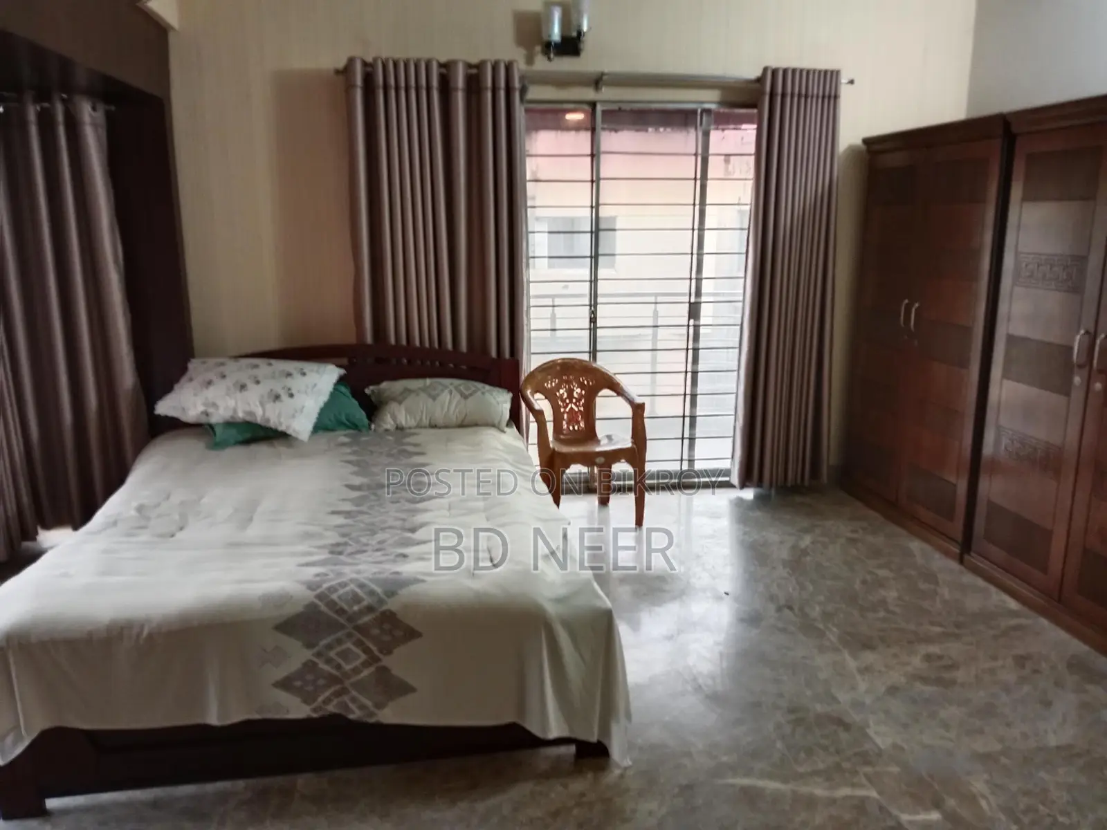 very good looking fully furnish 4 Bed room apt available in Gulshan 2 in Gulshan