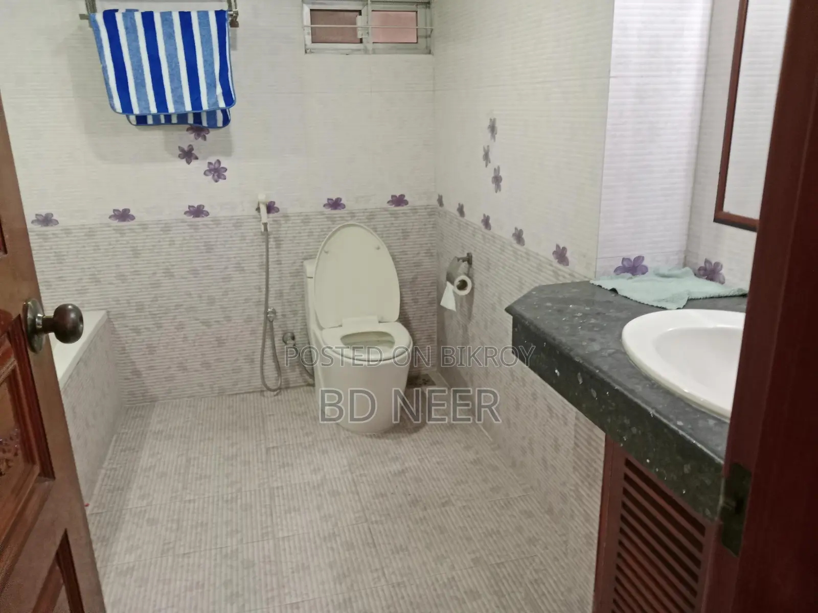 very good looking fully furnish 4 Bed room apt available in Gulshan 2 in Gulshan