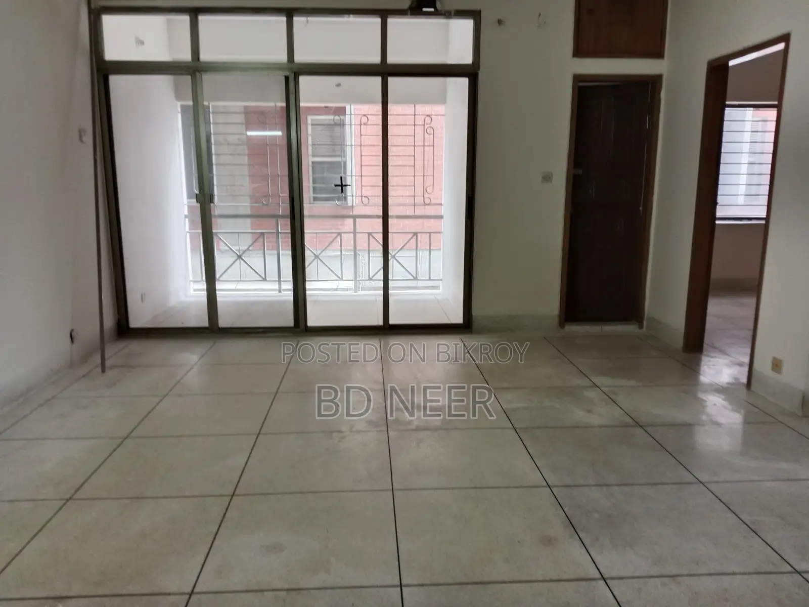 Residents building 3000 sft office space available in Gulshan 2 in Gulshan