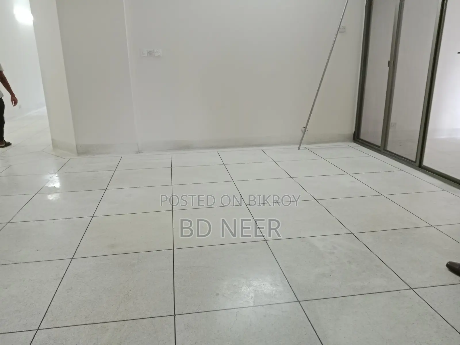 Residents building 3000 sft office space available in Gulshan 2 in Gulshan