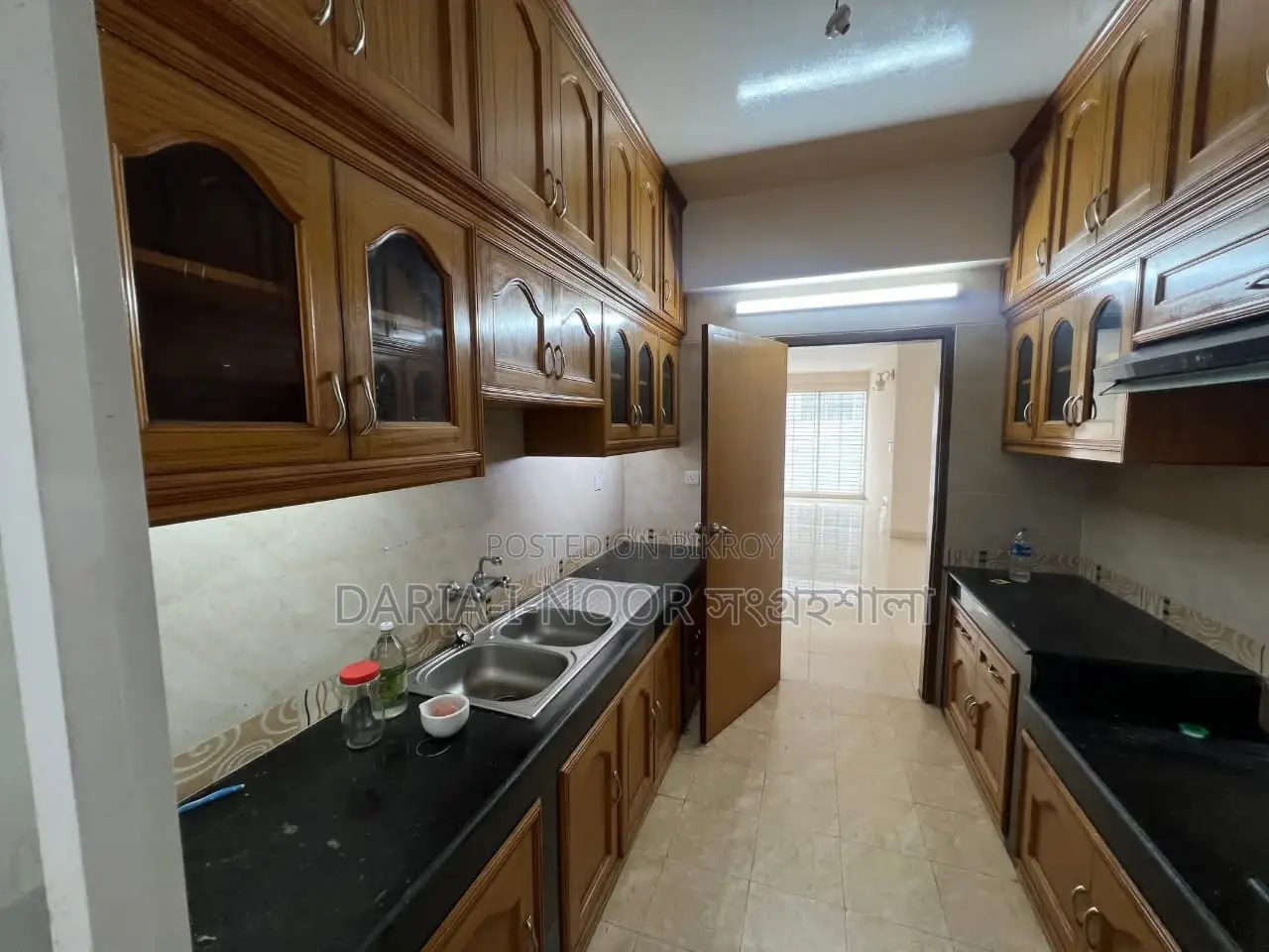 Navana 2350 SFT Flat for Sale on 4th Floor near Lake in Gulshan 1 in Gulshan