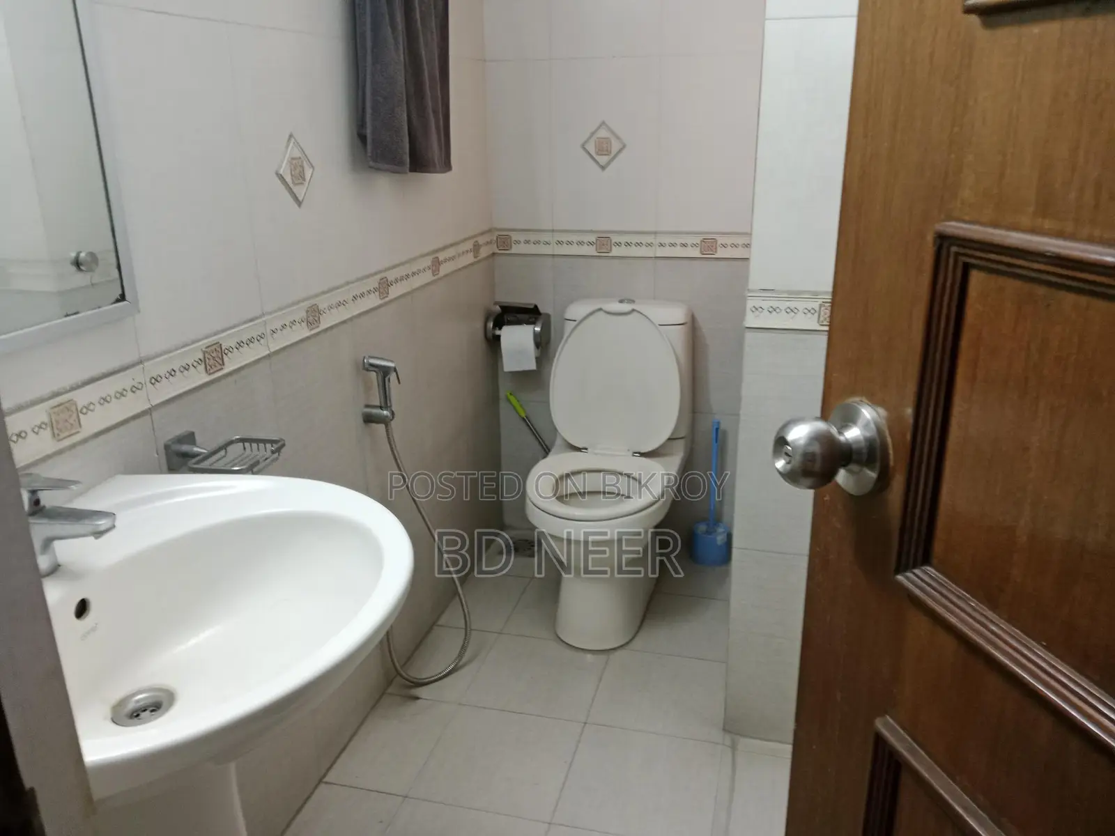 Exclusive semi furnished 3 Bedroom apartment rent in Gulshan 2 in Gulshan
