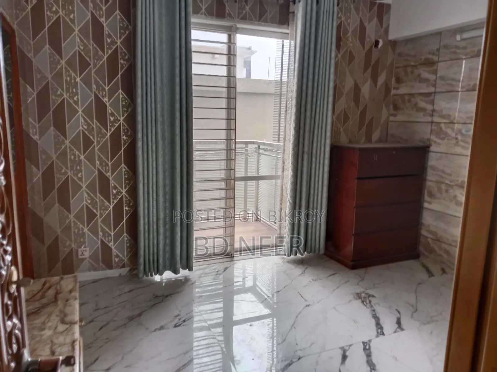 looking so pretty semi furnish 4 Bed room apt available in banani North in Banani