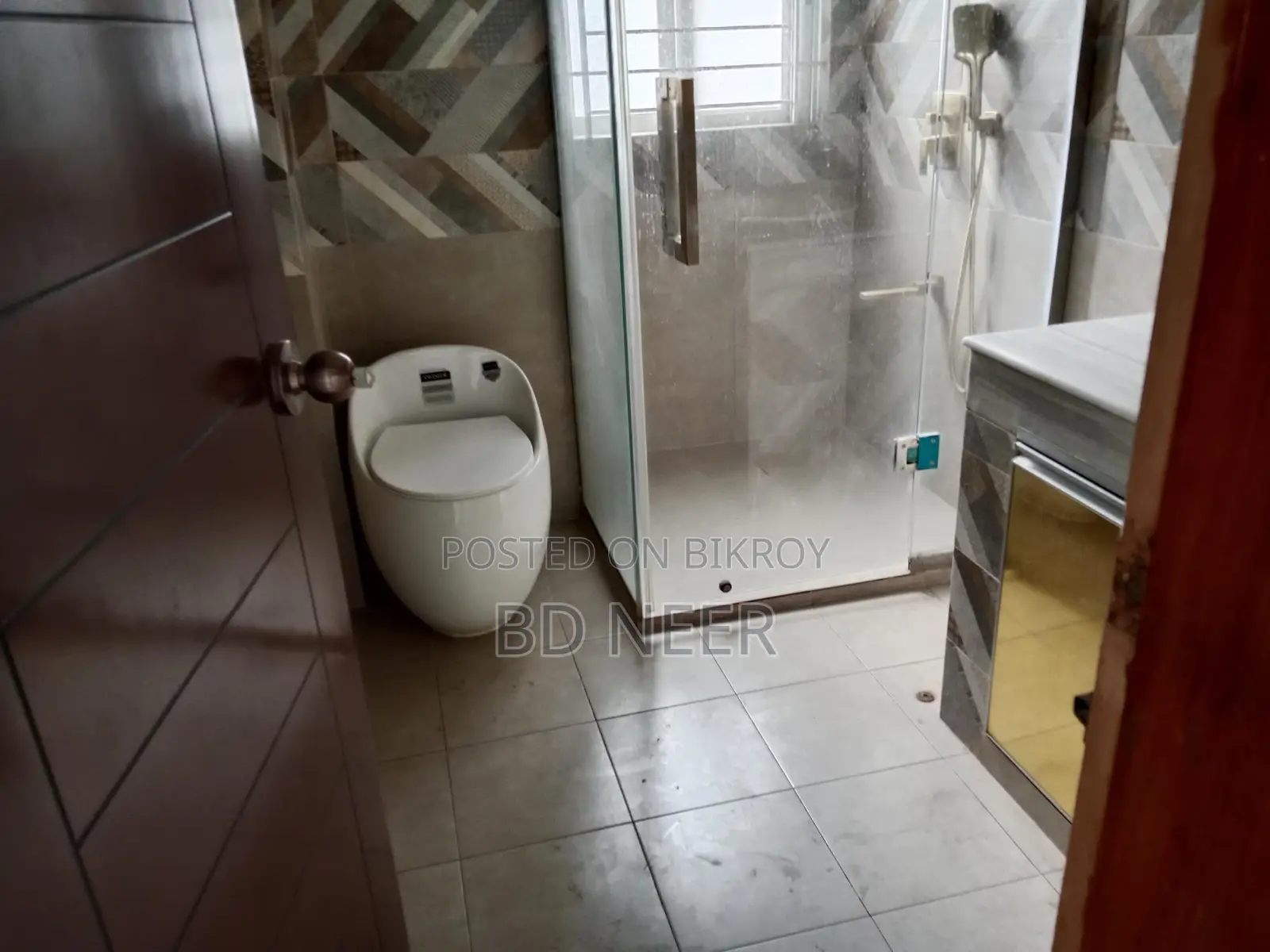 looking so pretty semi furnish 4 Bed room apt available in banani North in Banani