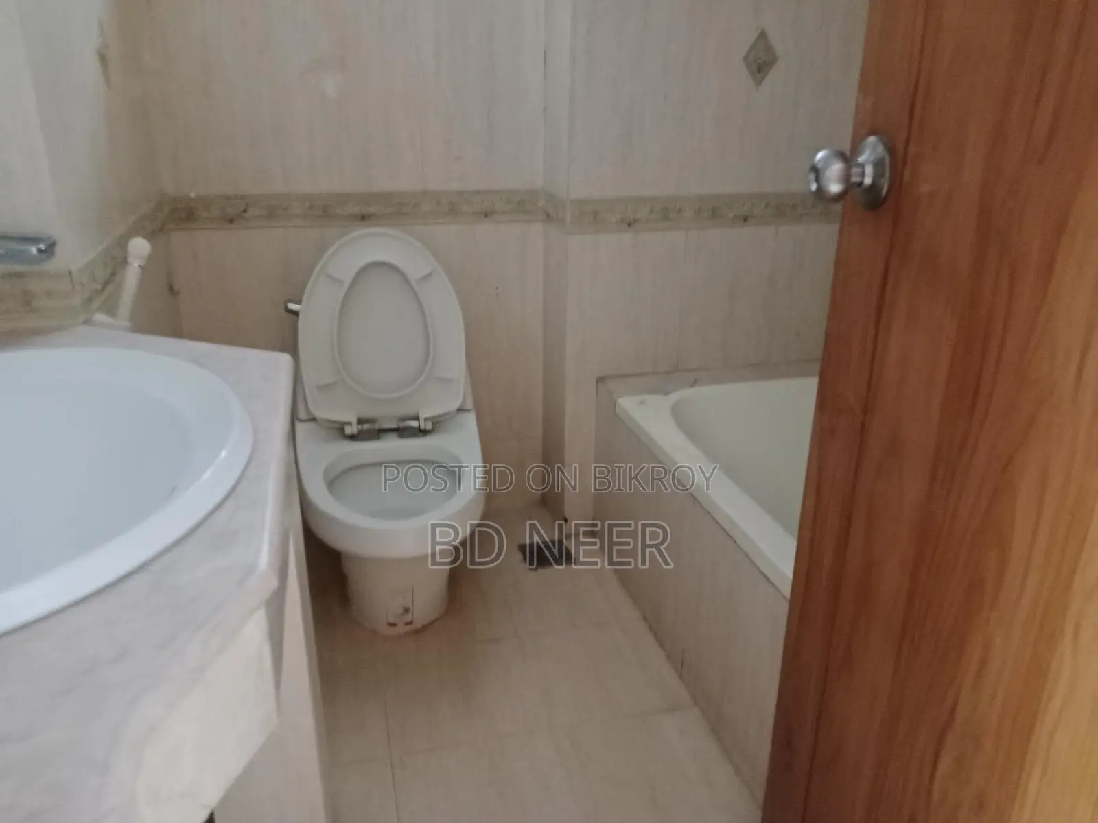 good looking 3 Bed room 2700 sft apt available in Gulshan 2 in Gulshan