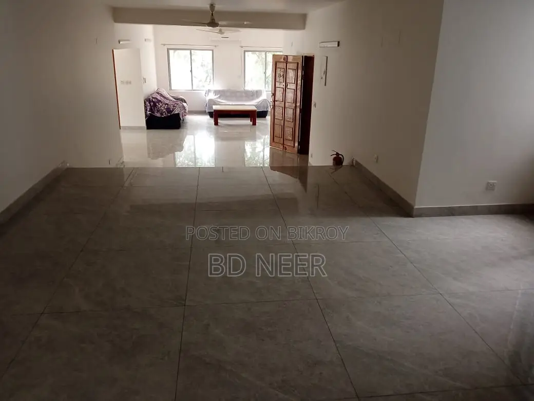 Semi Furnish 4 Bed Room Apt Rent in Gulshan 2 North in Gulshan