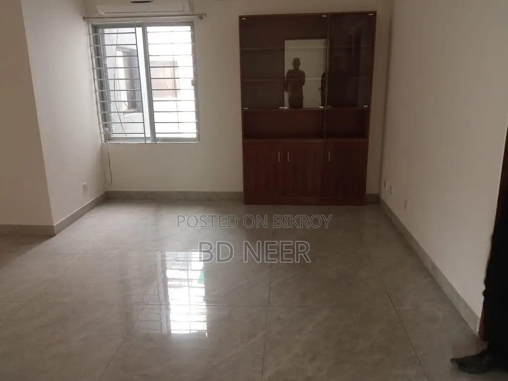 Semi Furnish 4 Bed Room Apt Rent in Gulshan 2 North in Gulshan