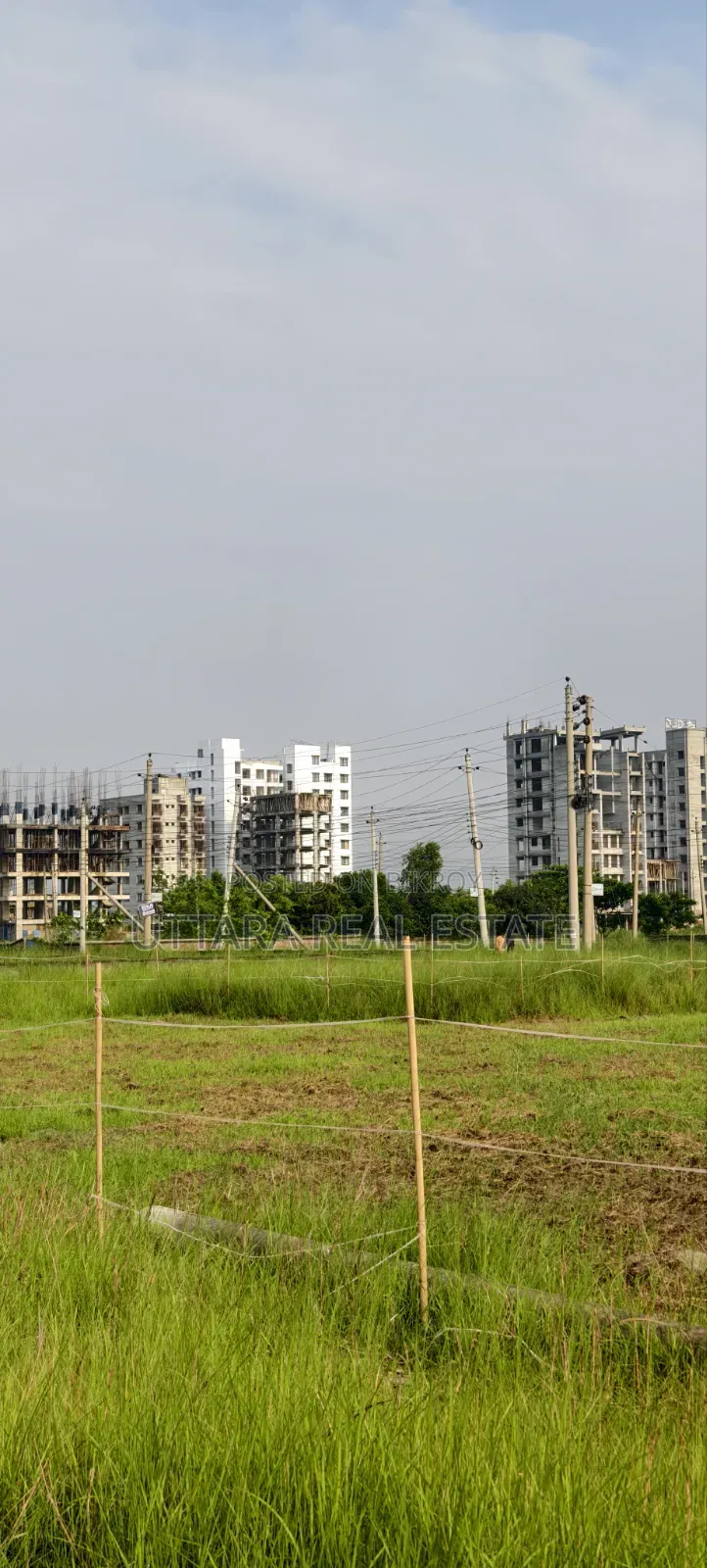 12 Katha plot for sale in Uttara RAJUK Sector 17, G Block, 110-foot road in Uttara