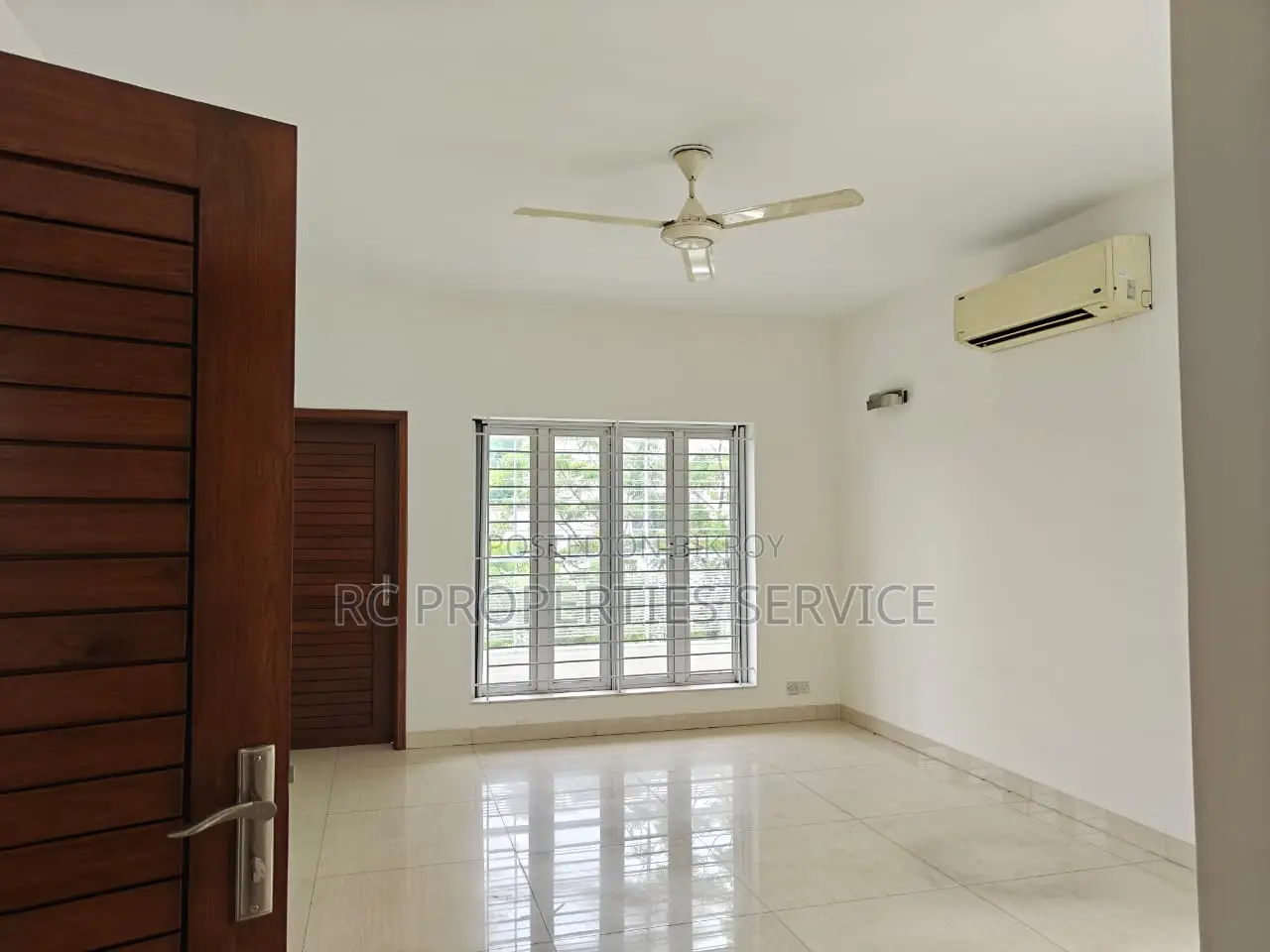 Nice House Office Rent in Nikunjo-1 in Khilkhet
