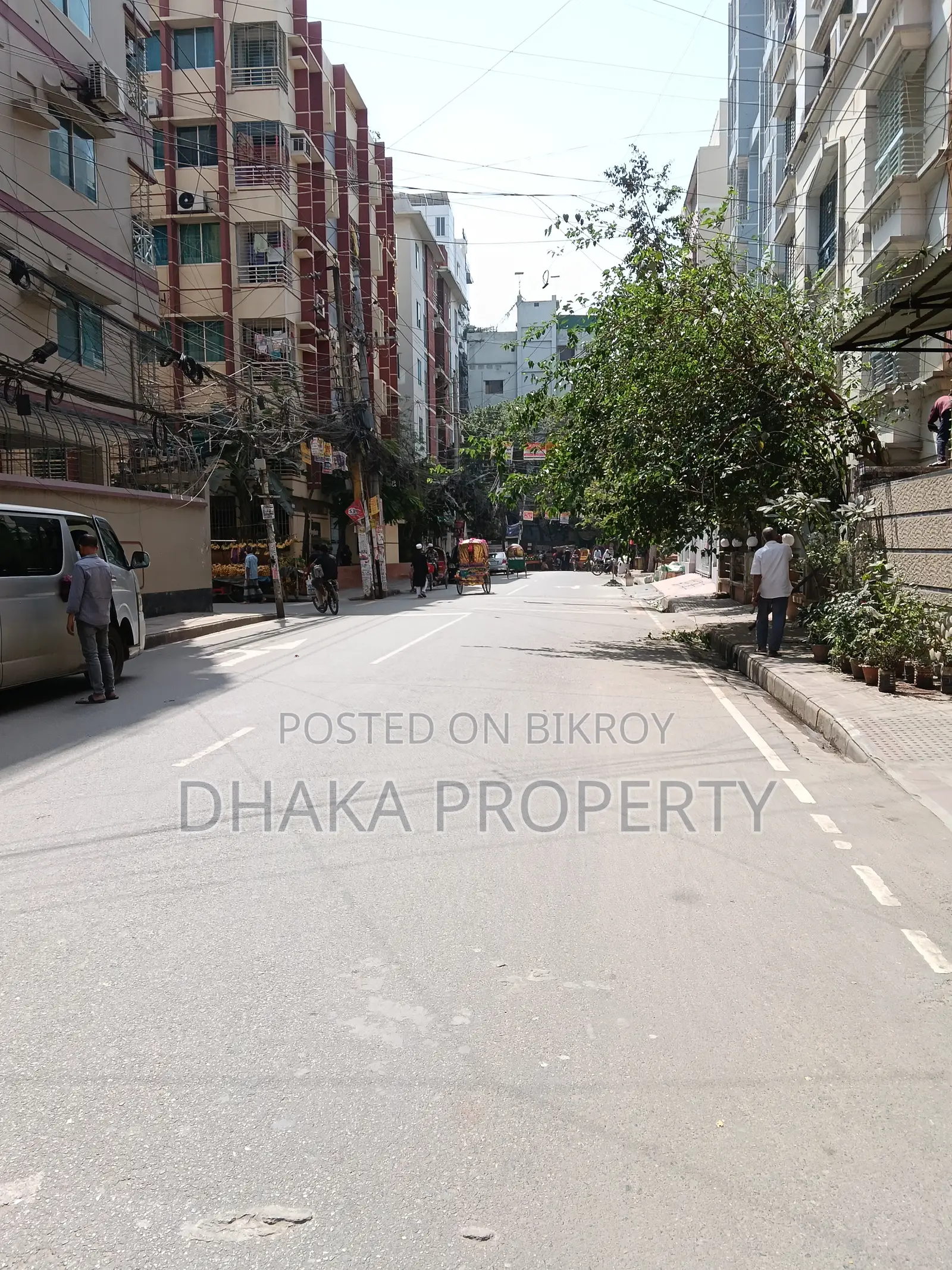South-facing 7 Katha land near the lake, Gulshan 1 in Gulshan