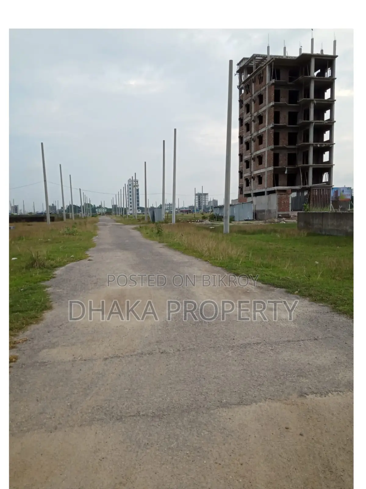 60ft Rd 5 Katha Lake View East at Sector-16/A in Uttara