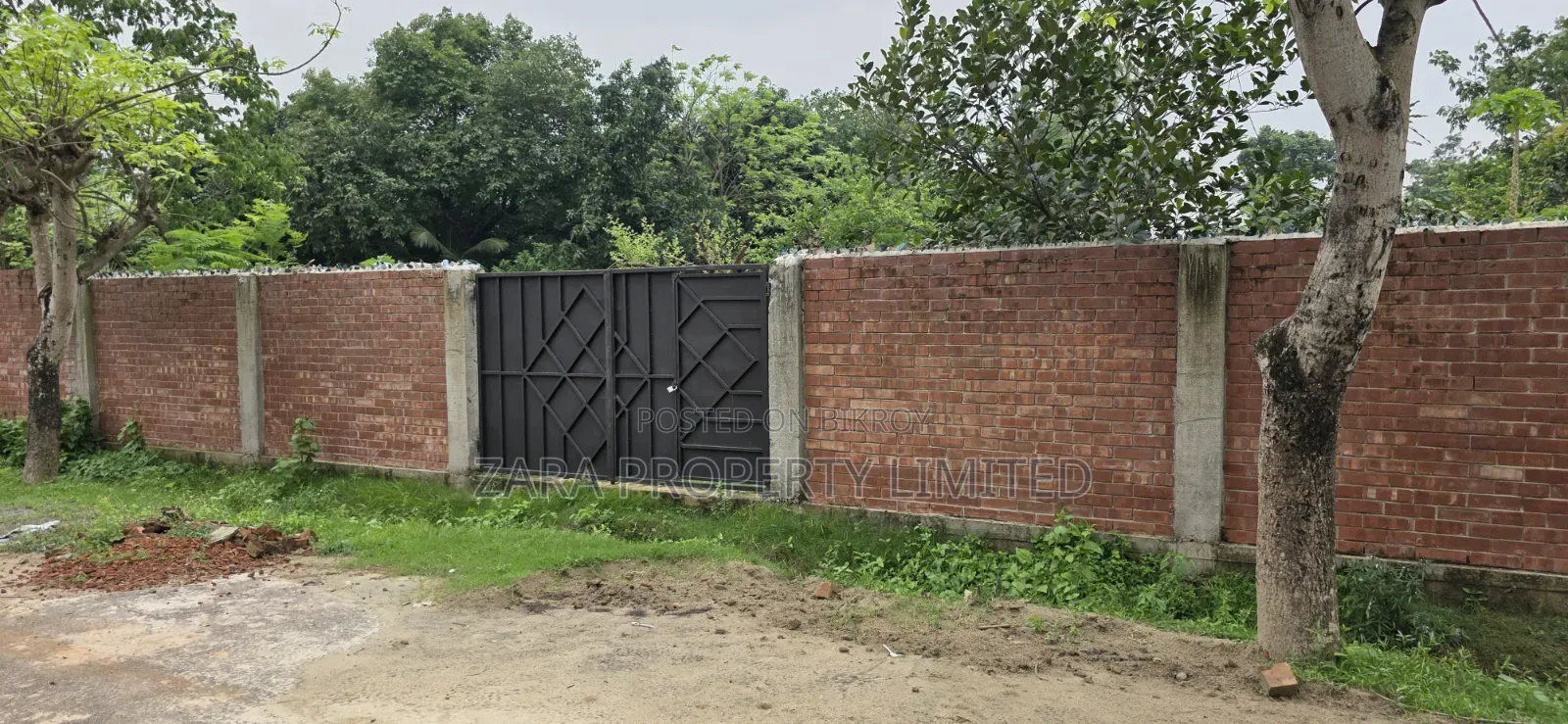 South-facing 3 Katha plot for sale in Sector 17. in Purbachal