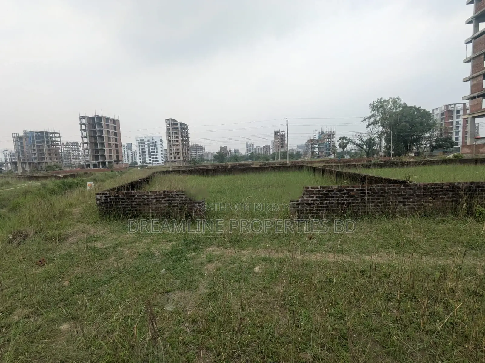 4 Katha Lakeside Plot for Sale in N Block Bashundhara R/A in Basundhara