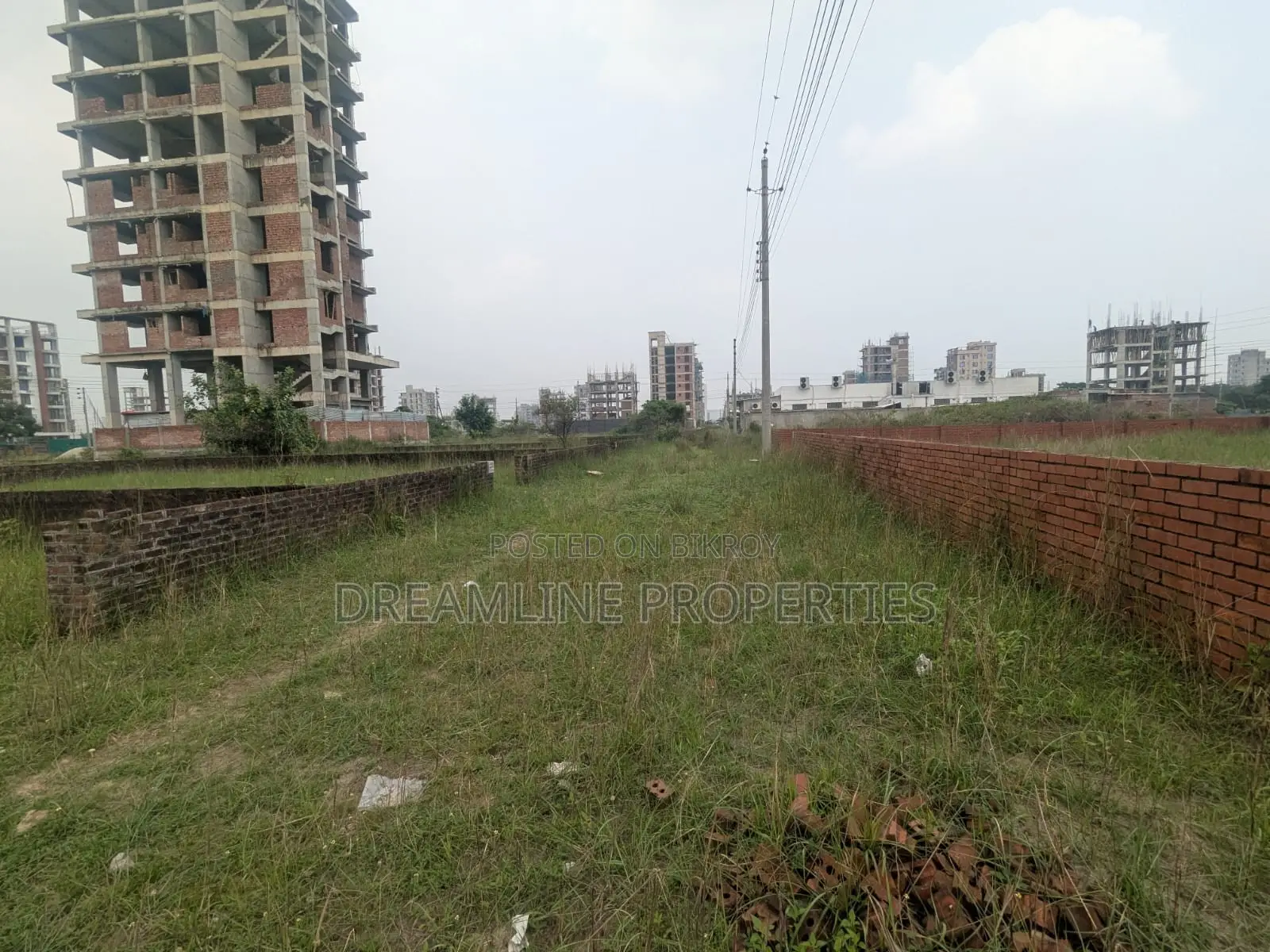 4 Katha Lakeside Plot for Sale in N Block Bashundhara R/A in Basundhara