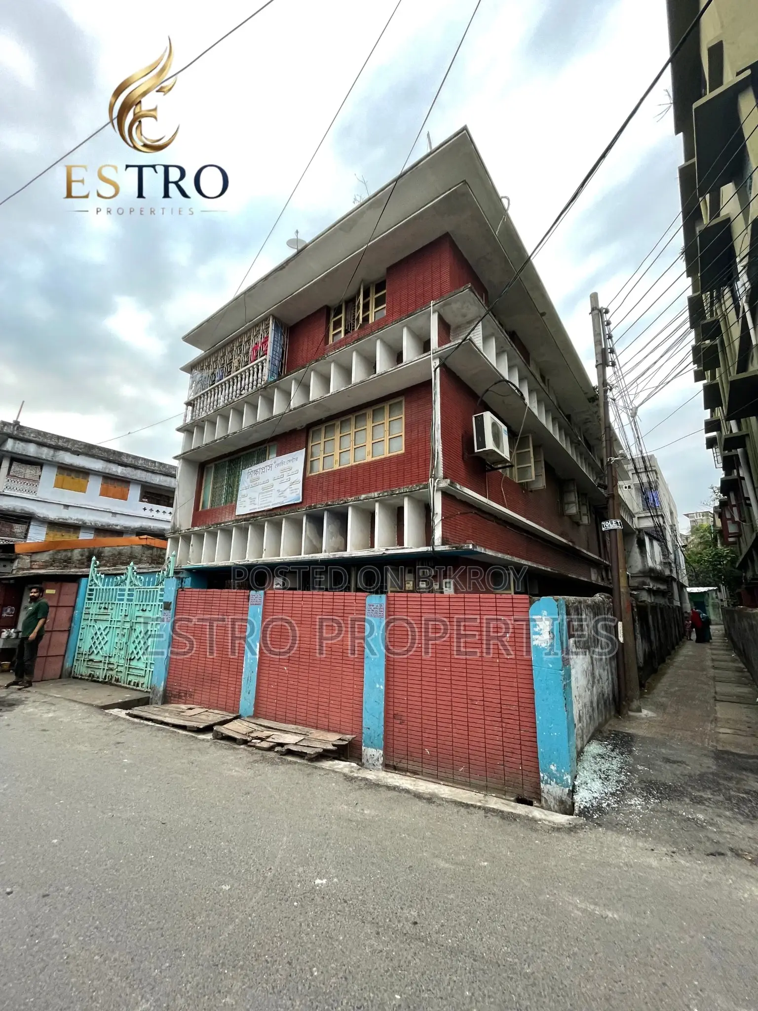 3-Story Completed House on 5-Story Foundation for Sale in Khulna Sadar in Khulna Sadar
