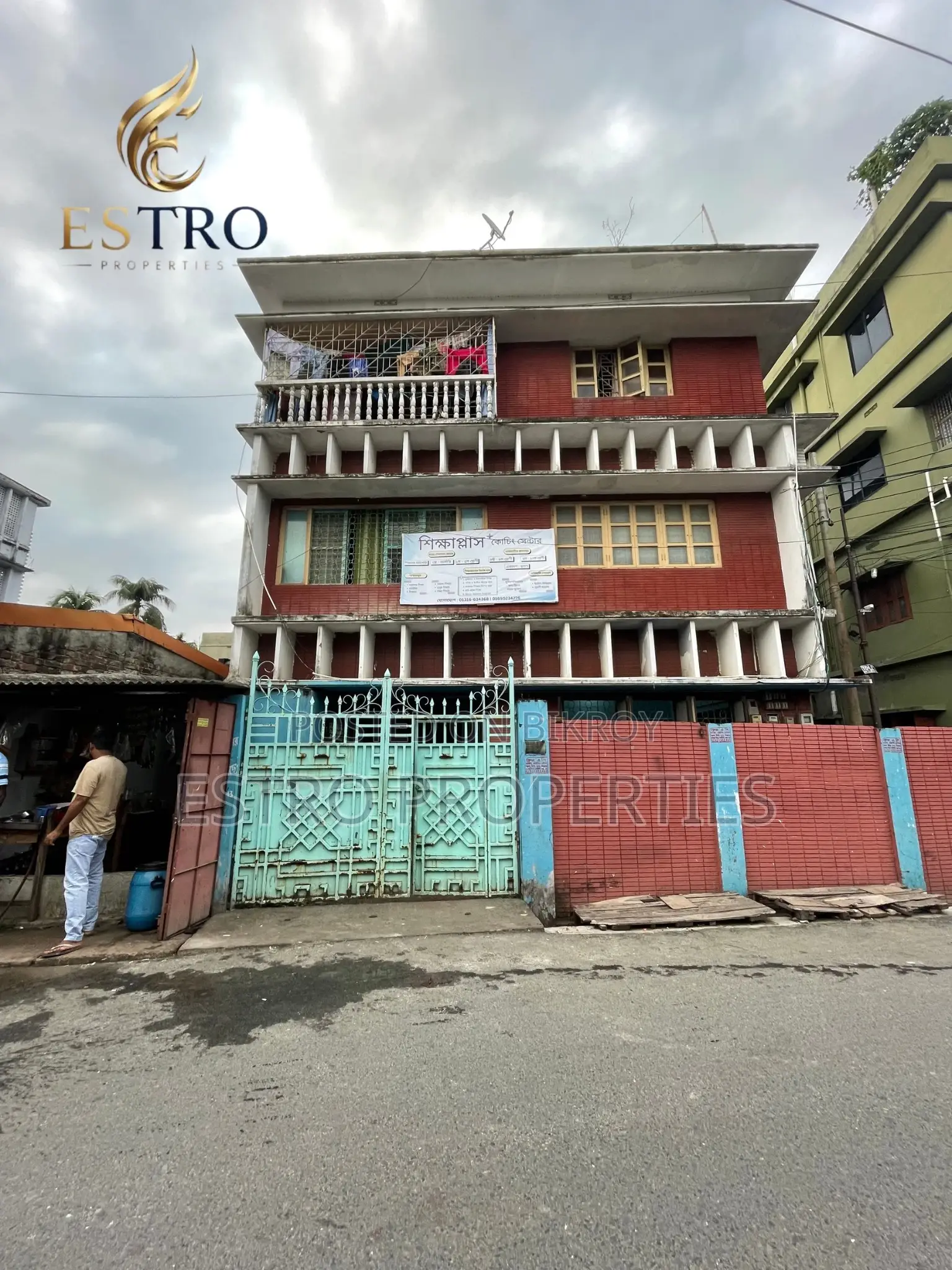 3-Story Completed House on 5-Story Foundation for Sale in Khulna Sadar in Khulna Sadar