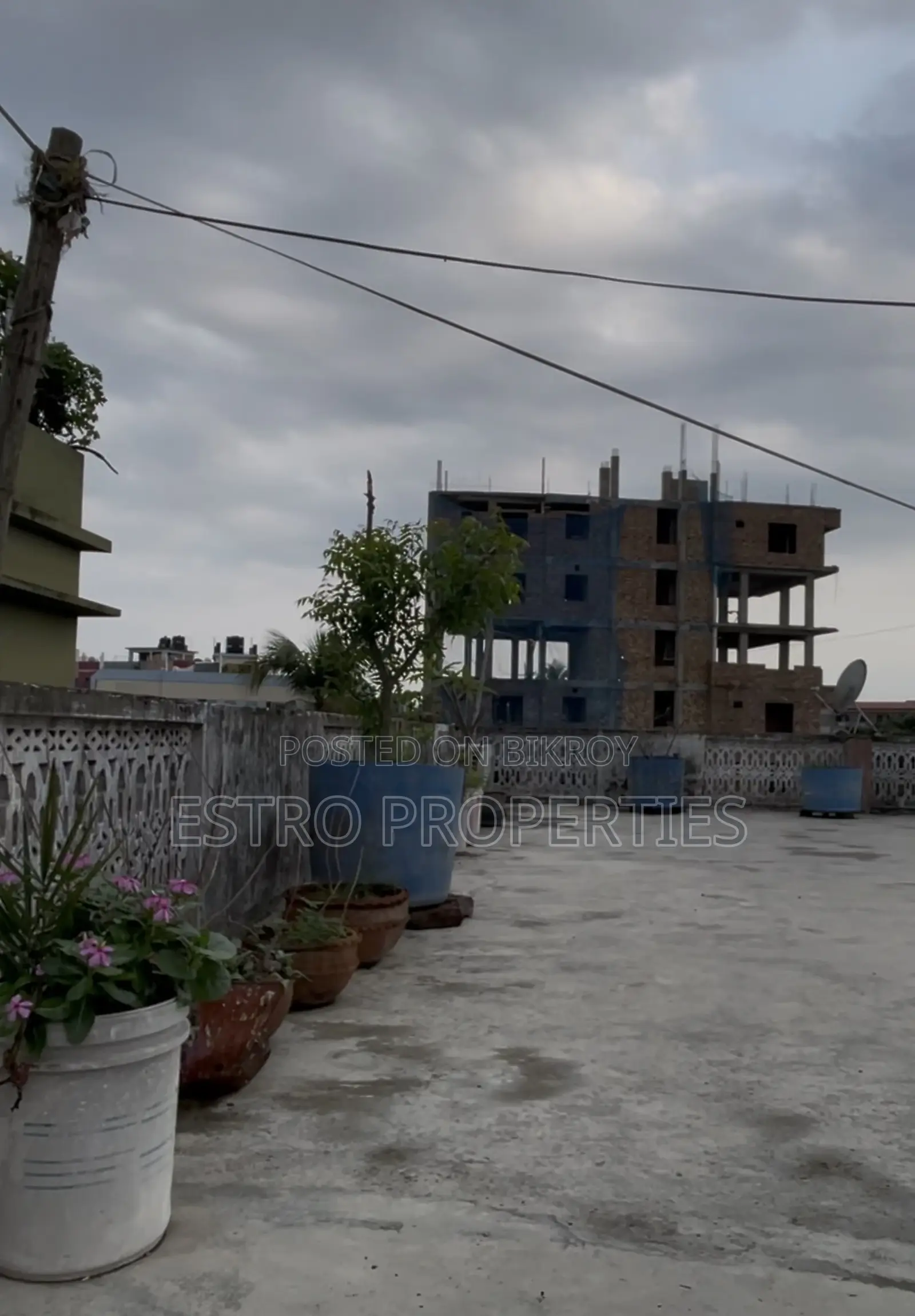 3-Story Completed House on 5-Story Foundation for Sale in Khulna Sadar in Khulna Sadar