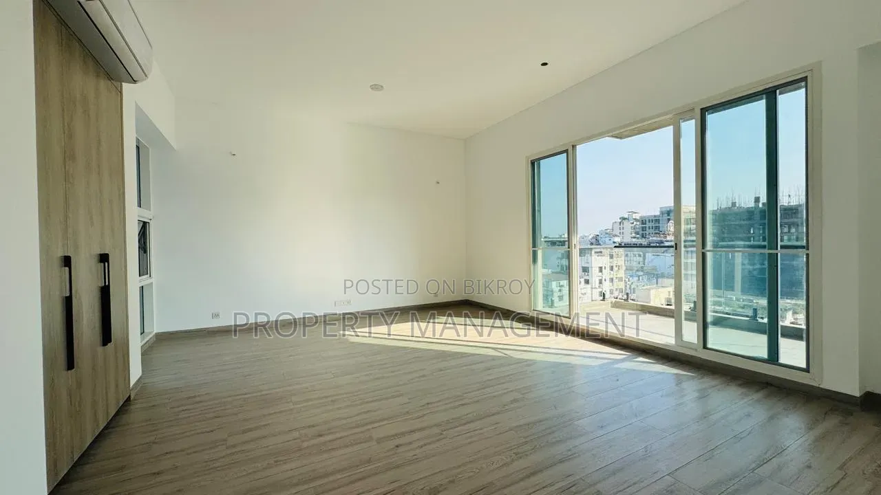 Furnished 4bdrm Apartment in Inster, Gulshan for Rent in Gulshan