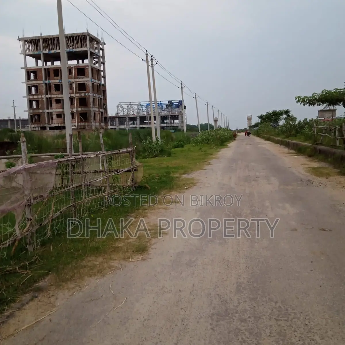 60ft Rd 3 Katha Park View East Sector-17/F in Uttara