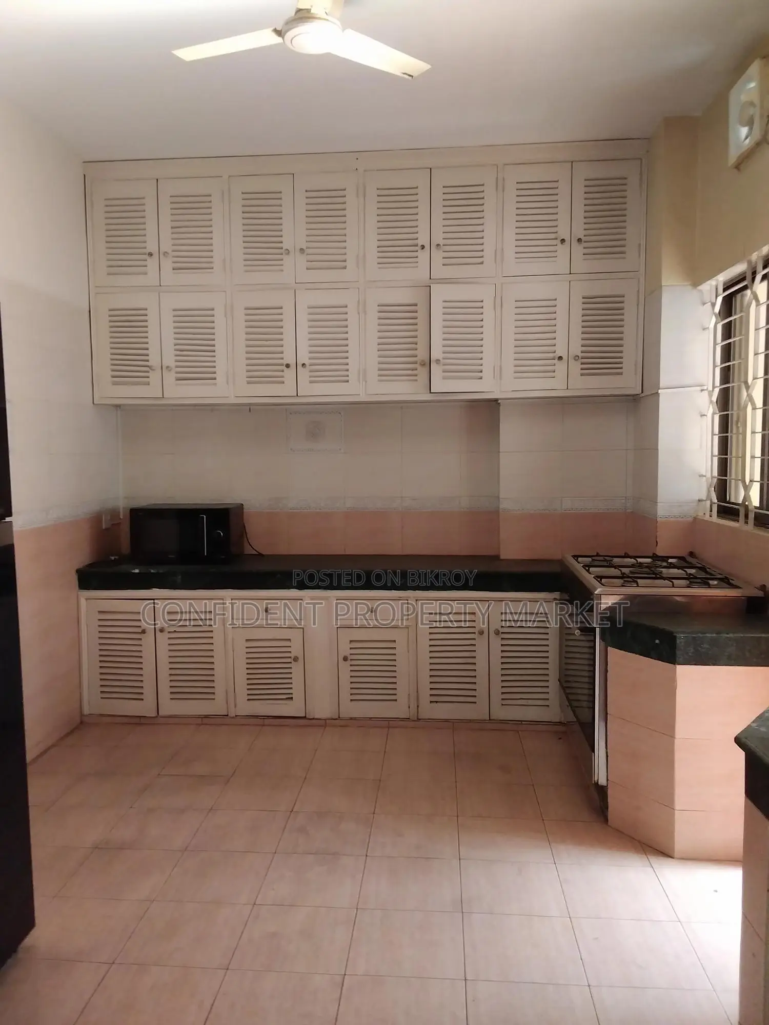 4bdrm Apartment in Baridhara for Sale in Baridhara