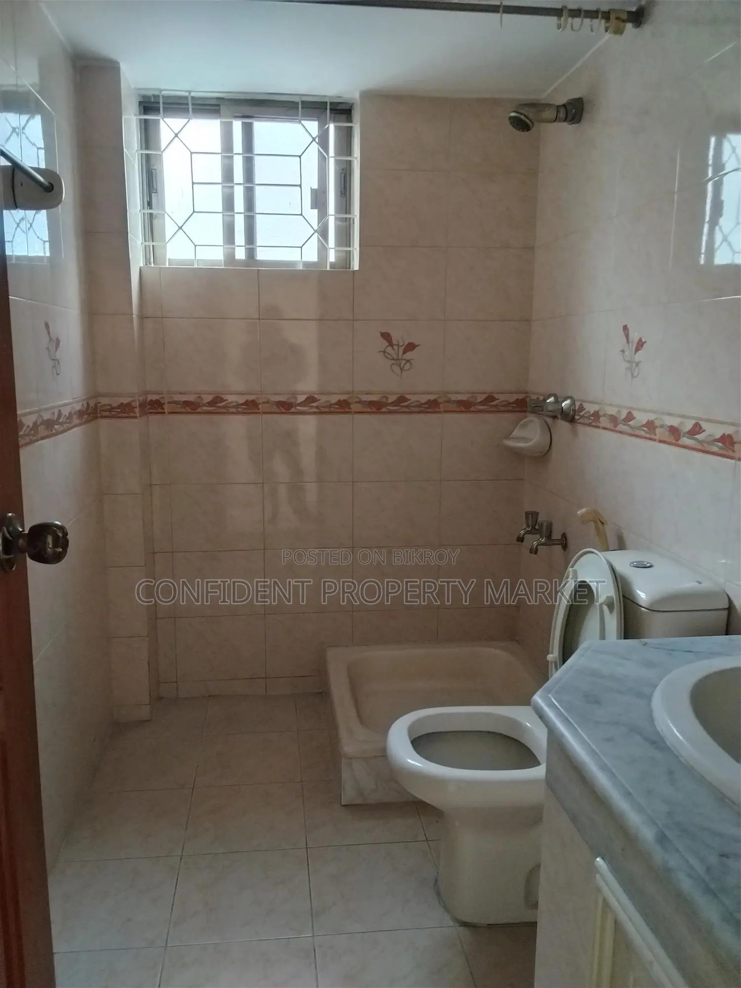 4bdrm Apartment in Baridhara for Sale in Baridhara