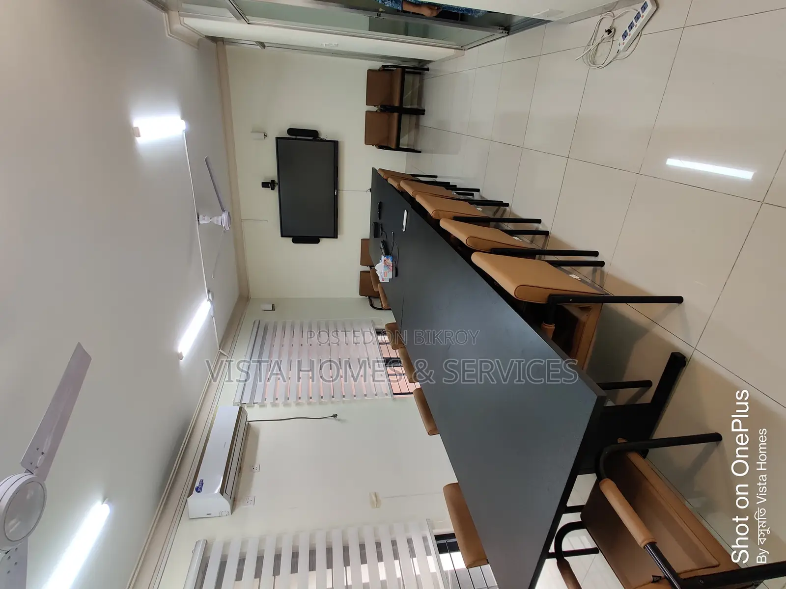 Fully Furnished Setup Commercial Floor Rent at Gulshan-1 in Gulshan
