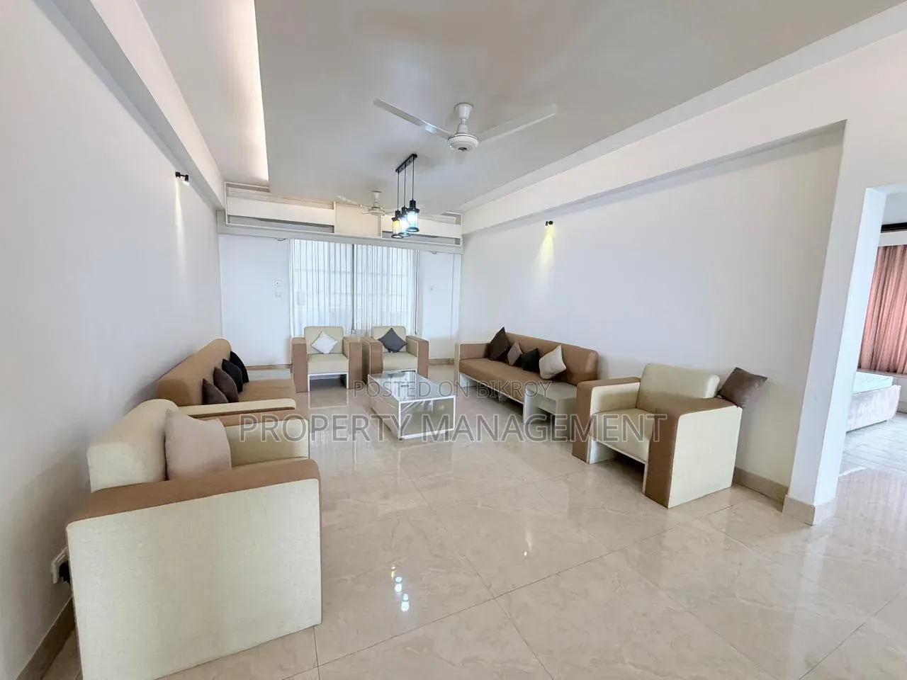 Furnished 4bdrm Apartment in Development by Owner, Gulshan for Rent in Gulshan