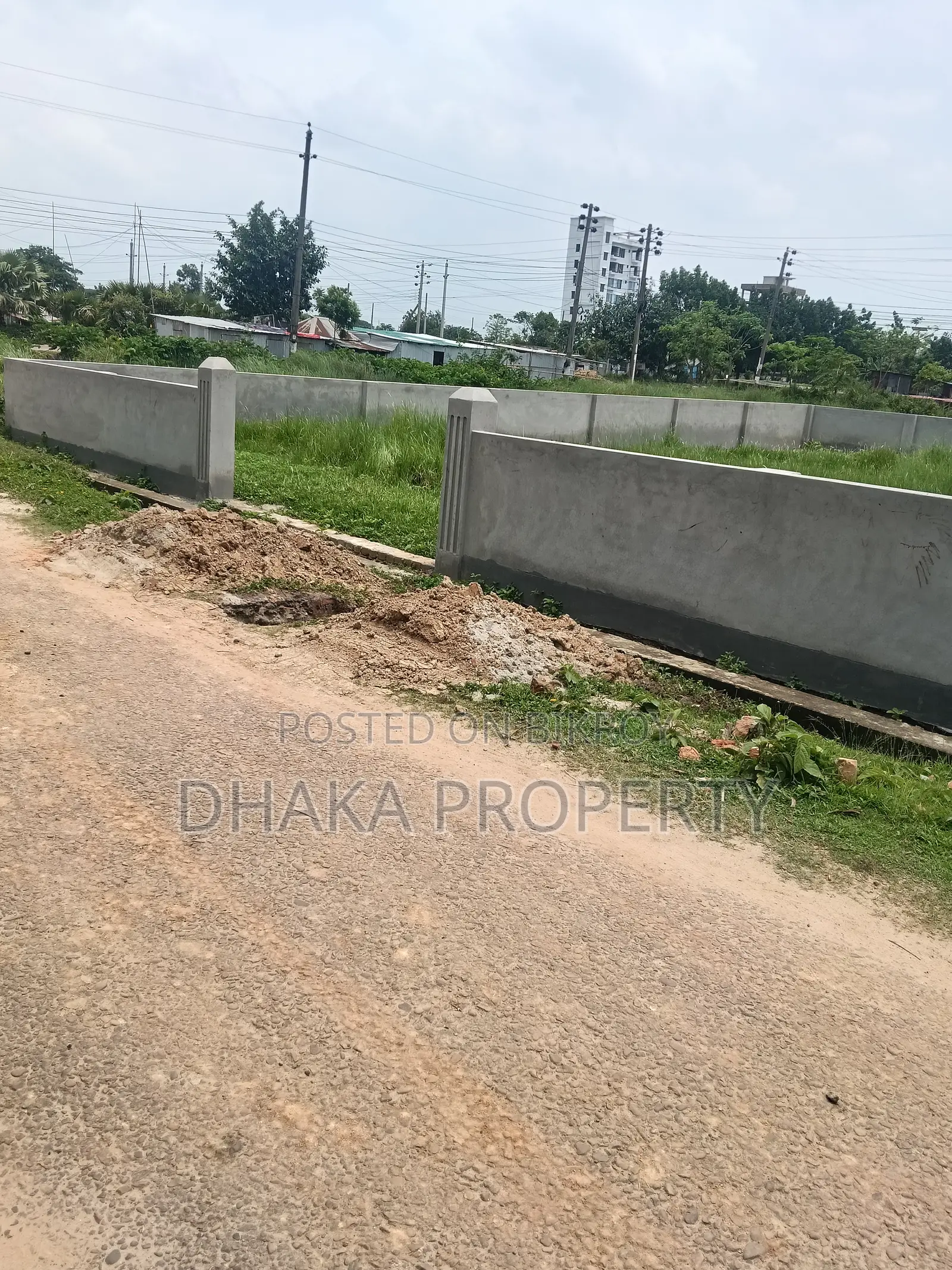 60ft Rd 3 Katha Lake East at Sector-17/K in Uttara