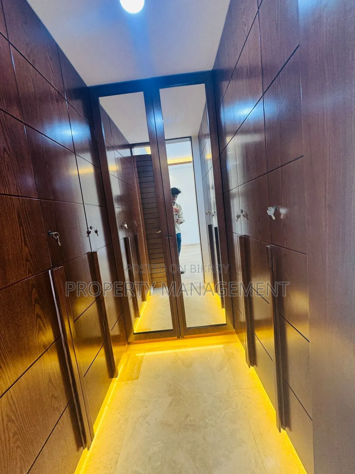 Furnished 4bdrm Apartment in Simple Tree, Gulshan for Rent in Gulshan