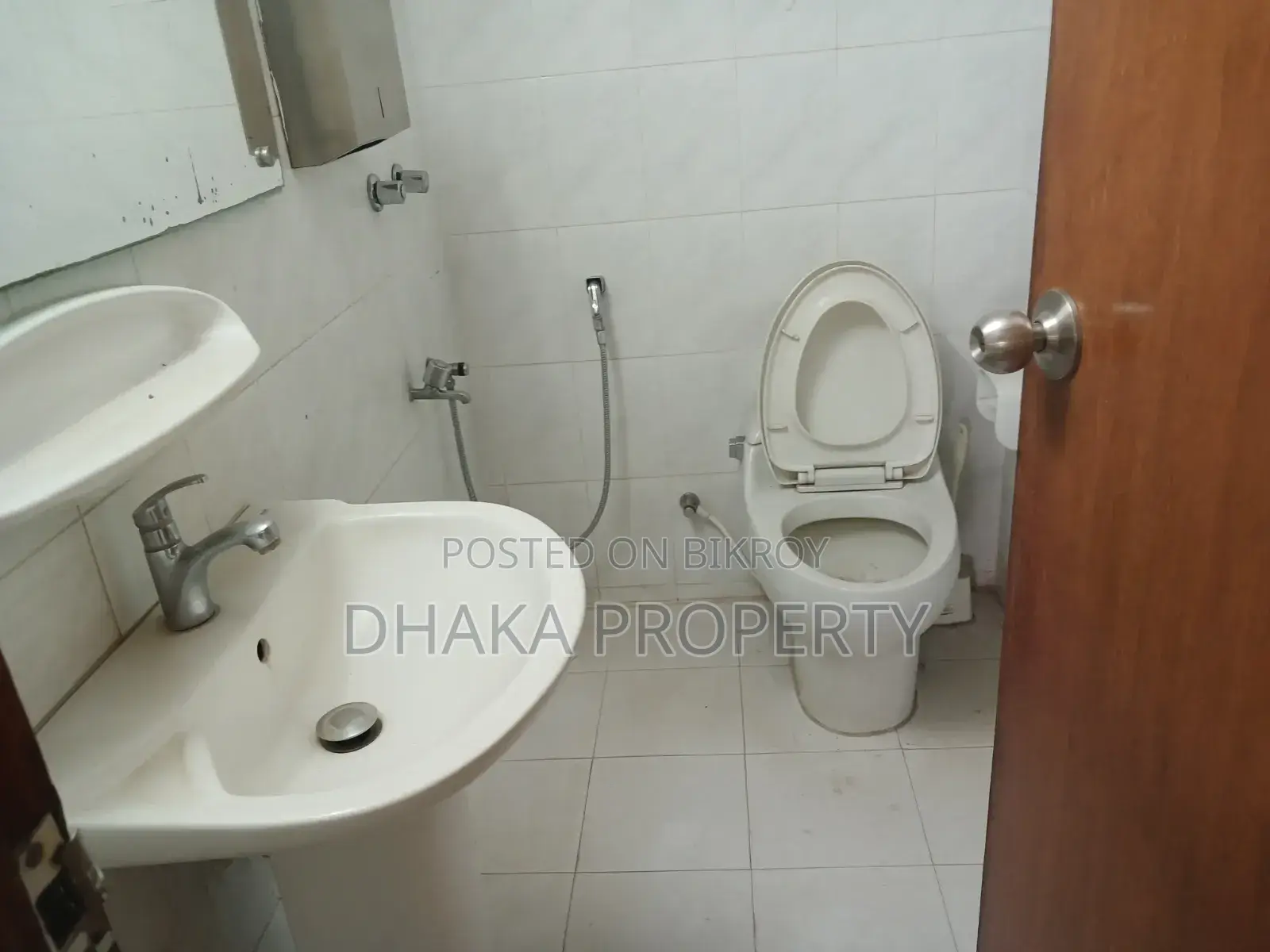 Luxury Ready Office Rent at Gulshan Avenue in Gulshan