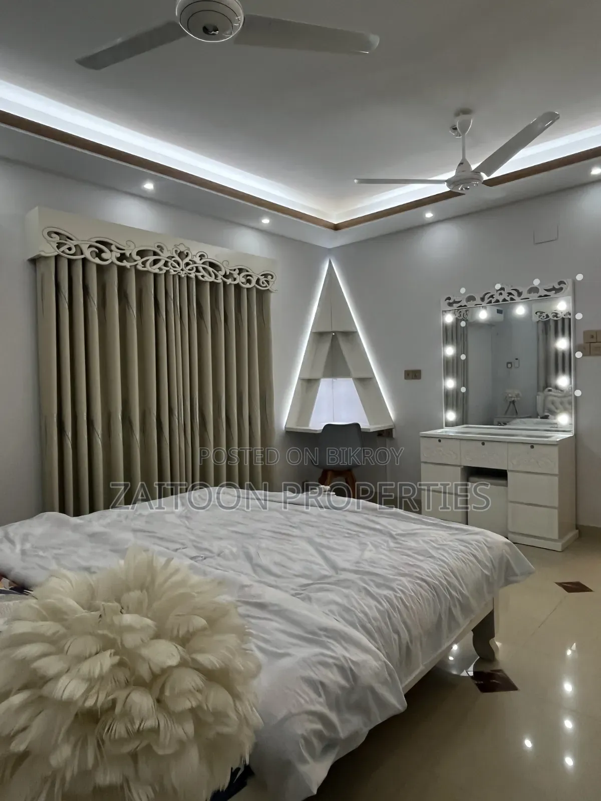 Furnished 4bdrm Apartment in Dhanmondi for Sale in Dhanmondi