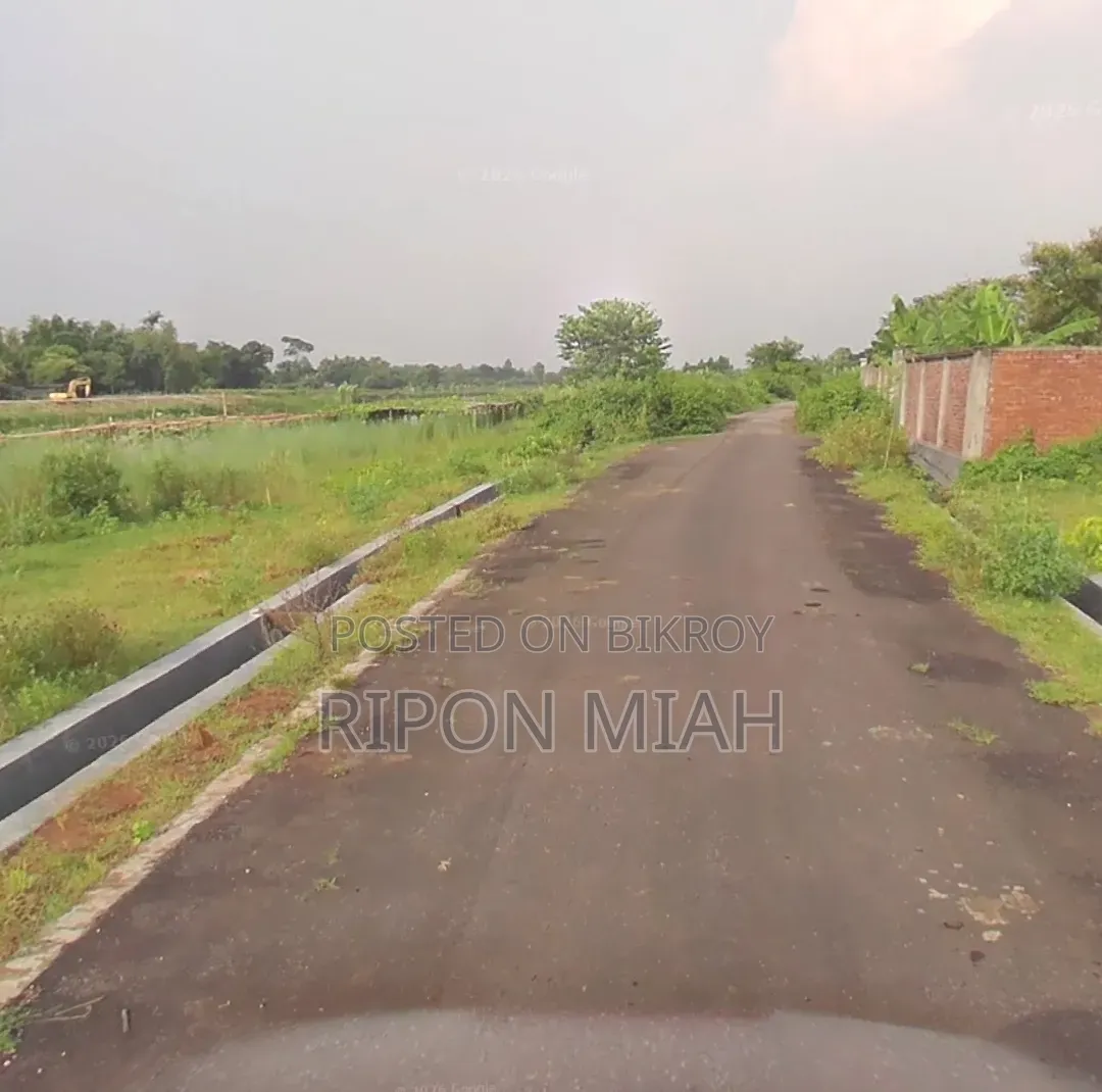 Prime 10 Katha Lake-View Plot for Sale at Rajuk Purbachal in Purbachal