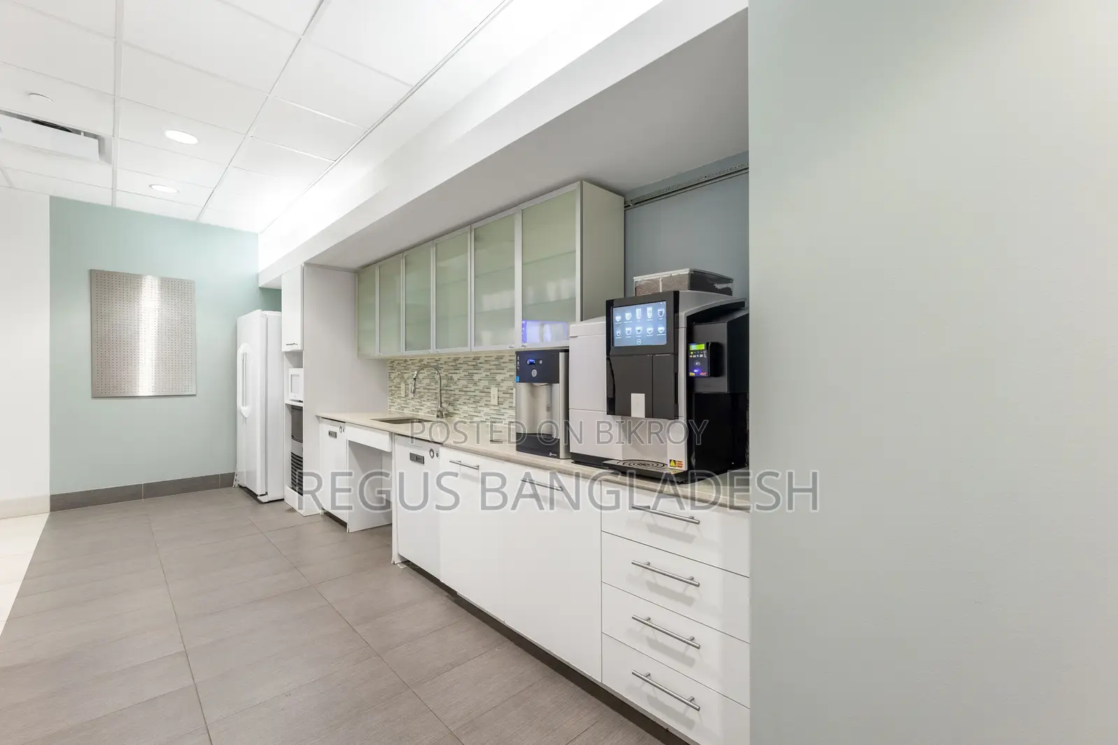 Join A Collaborative Coworking Environment In Regus Utc Building in Panthapath