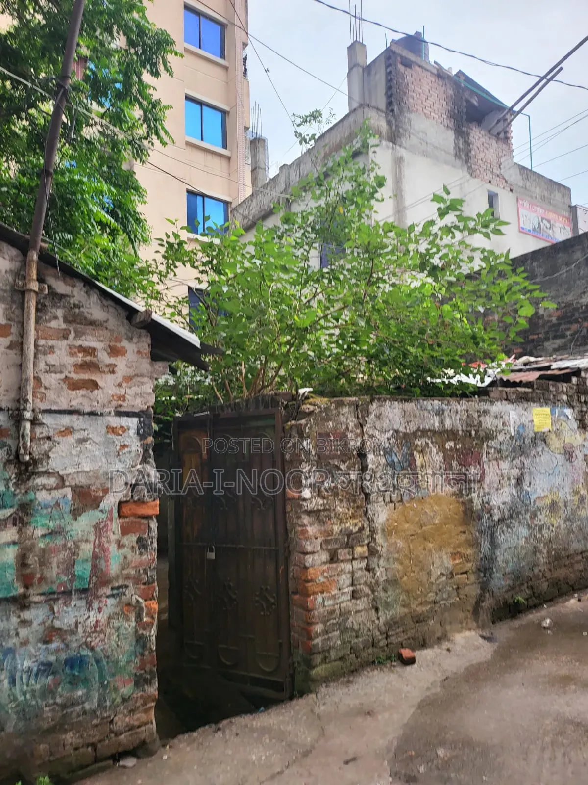 5-Bedroom House for Sale in Dhanmondi, June 22 in Dhanmondi