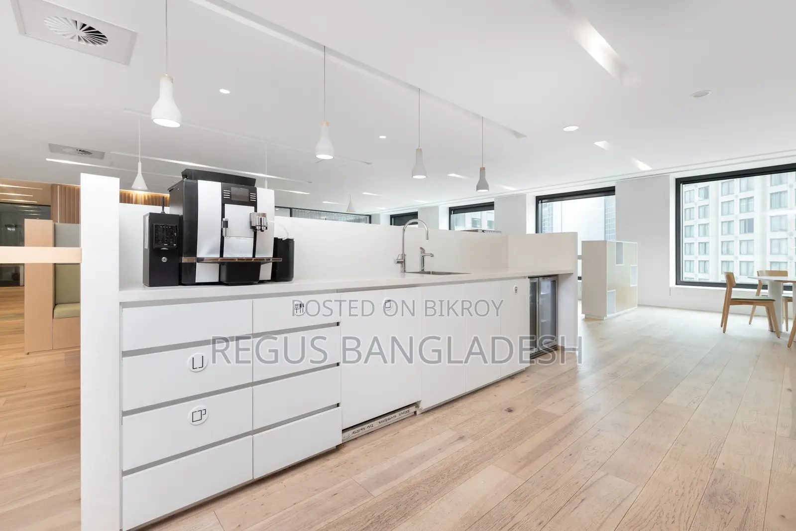 Book Office Space for Business in Regus Crystal Palace in Gulshan