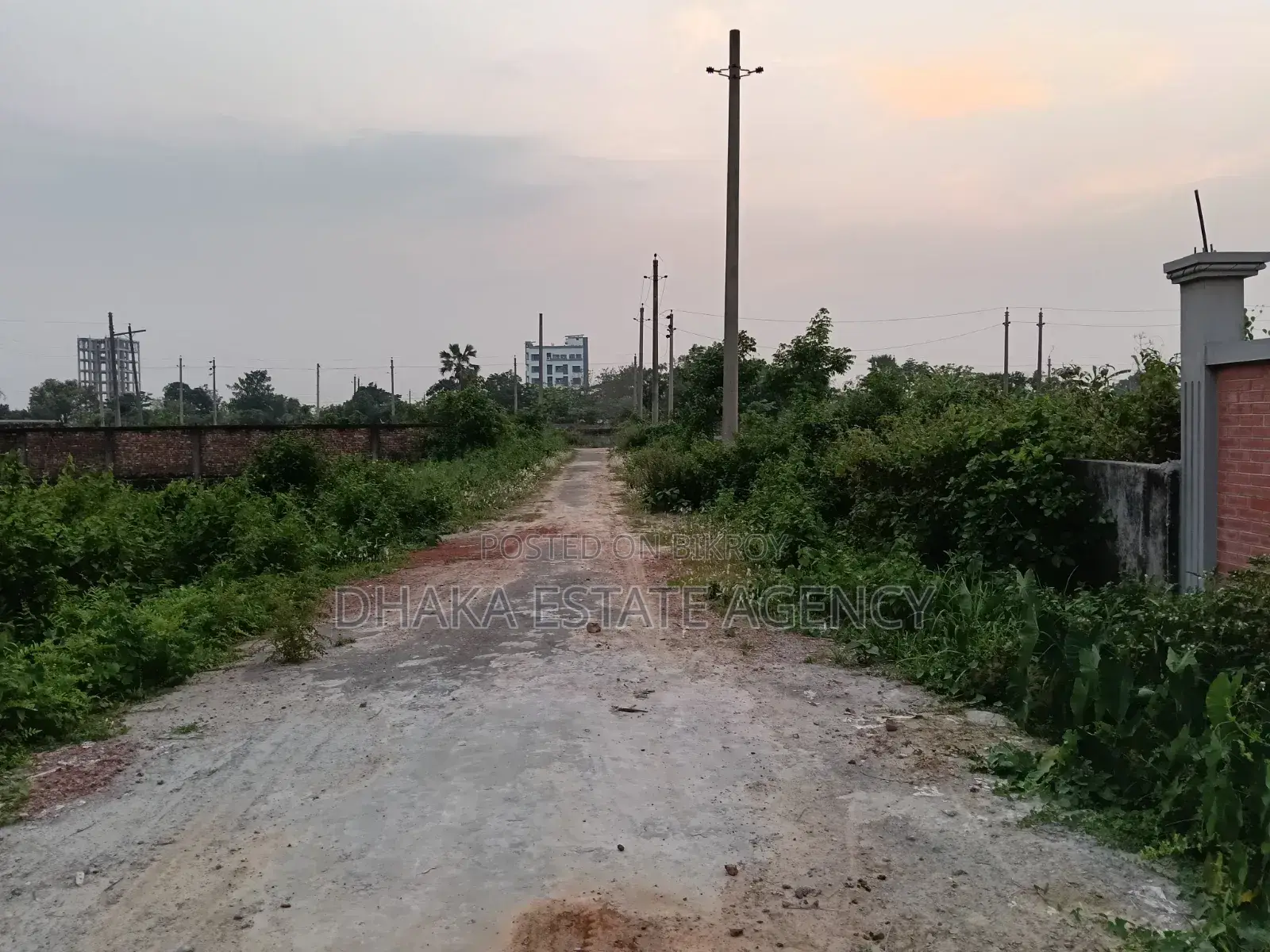 Block-I-Ext, 24 Katha, North, South, West Face in Basundhara