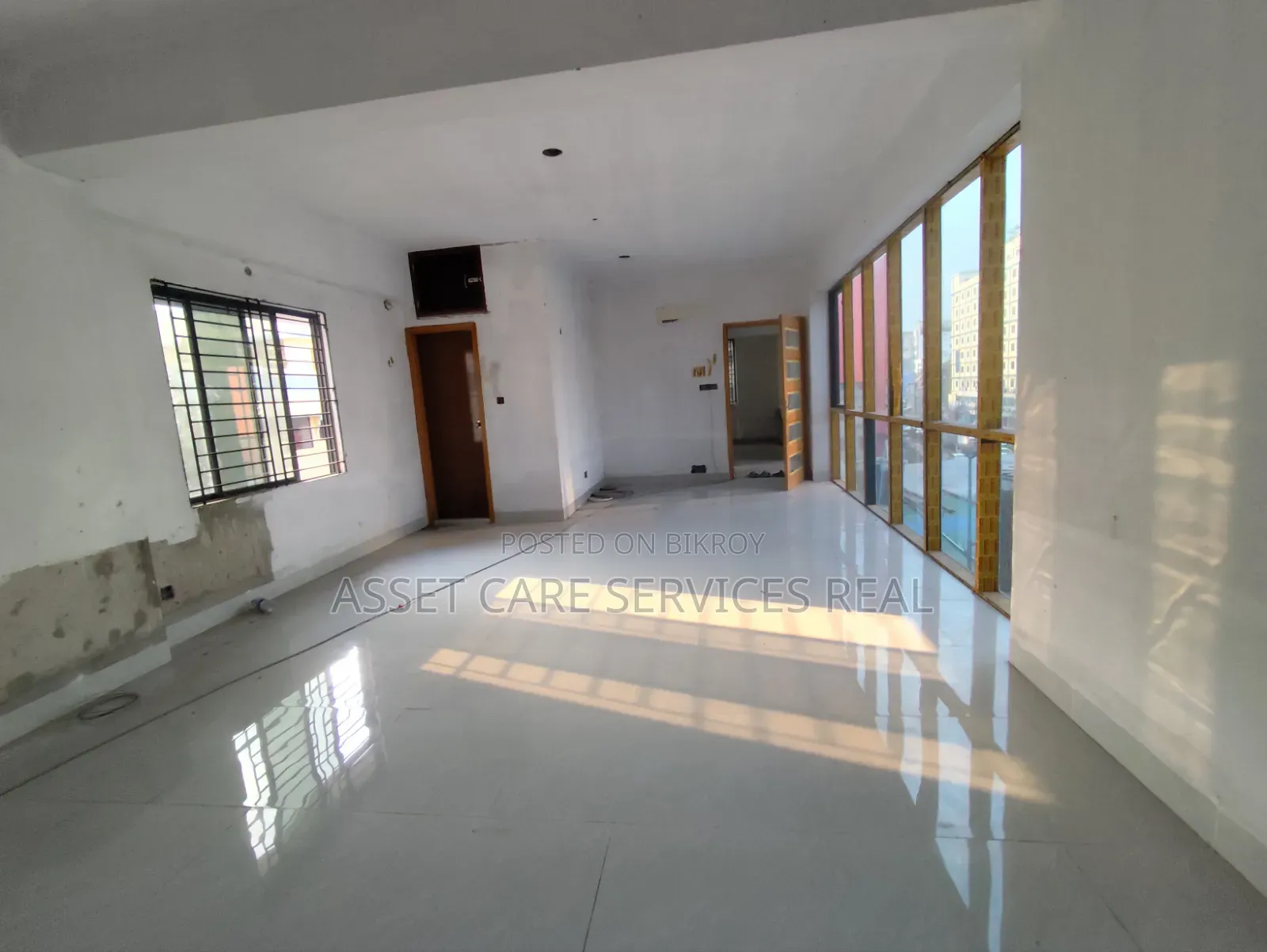 2100-SQFT Commercial Open Space Rent in Kuril in Jamuna Future Park
