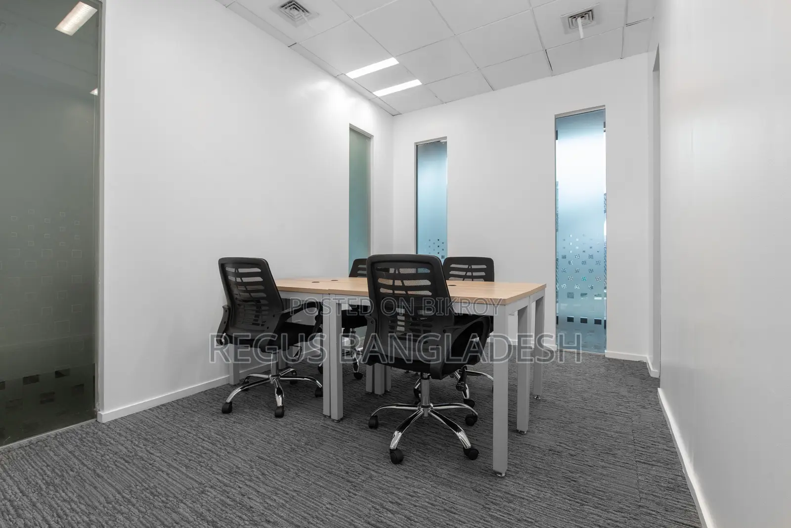 Access to Professional Office Space for 2 in Regus Borak Mehanur in Gulshan